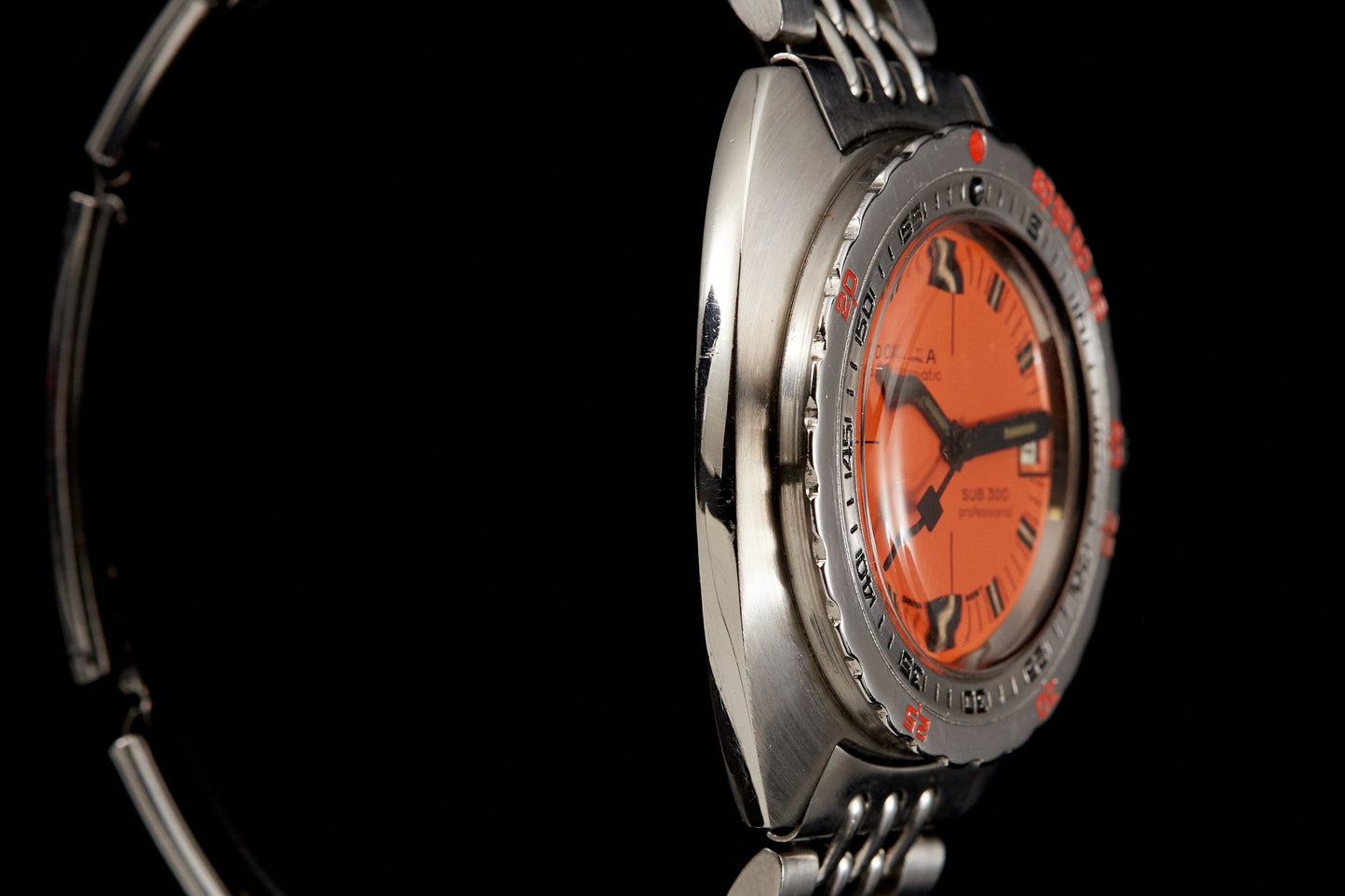 DOXA SUB 300 'NO-T' THIN-CASE
