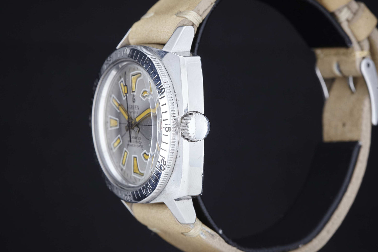 Gruen Cushion Case Diver