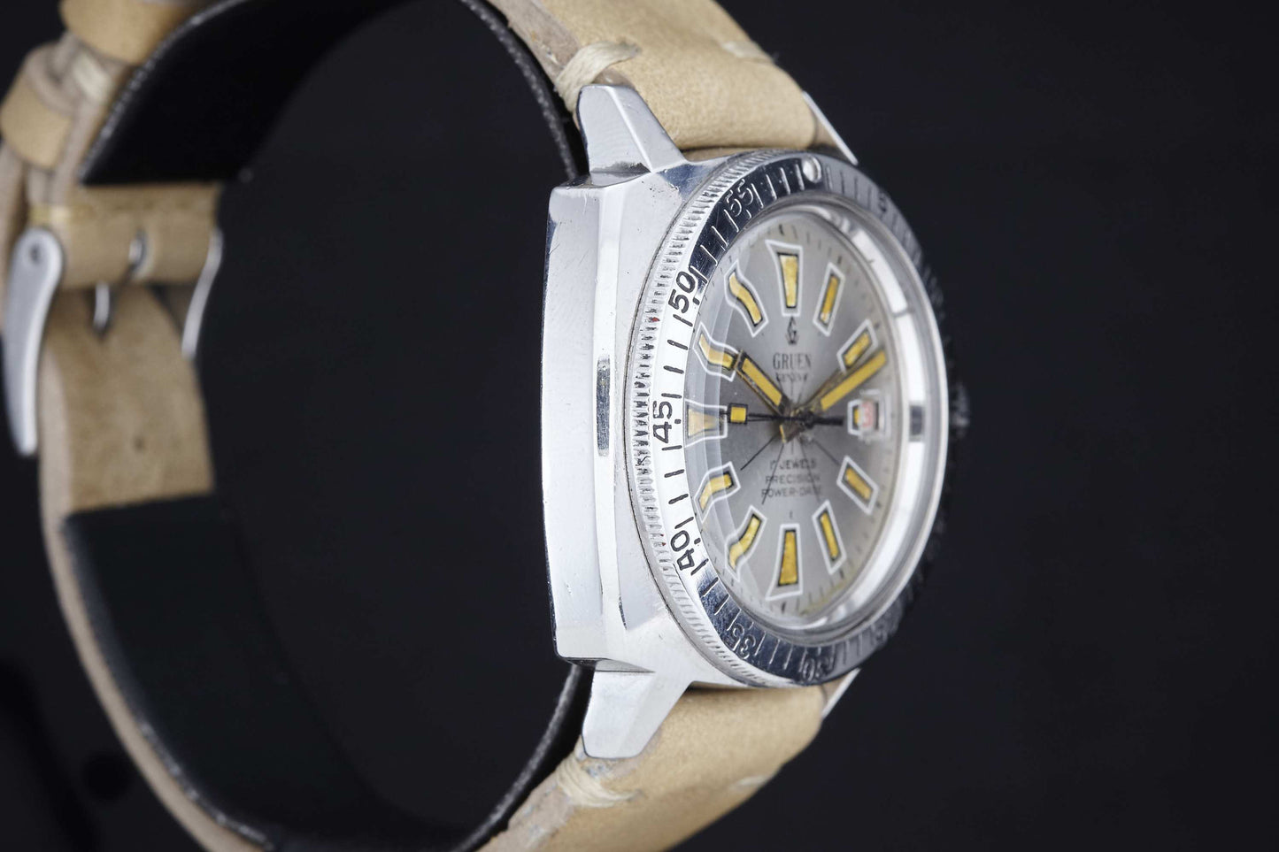 Gruen Cushion Case Diver