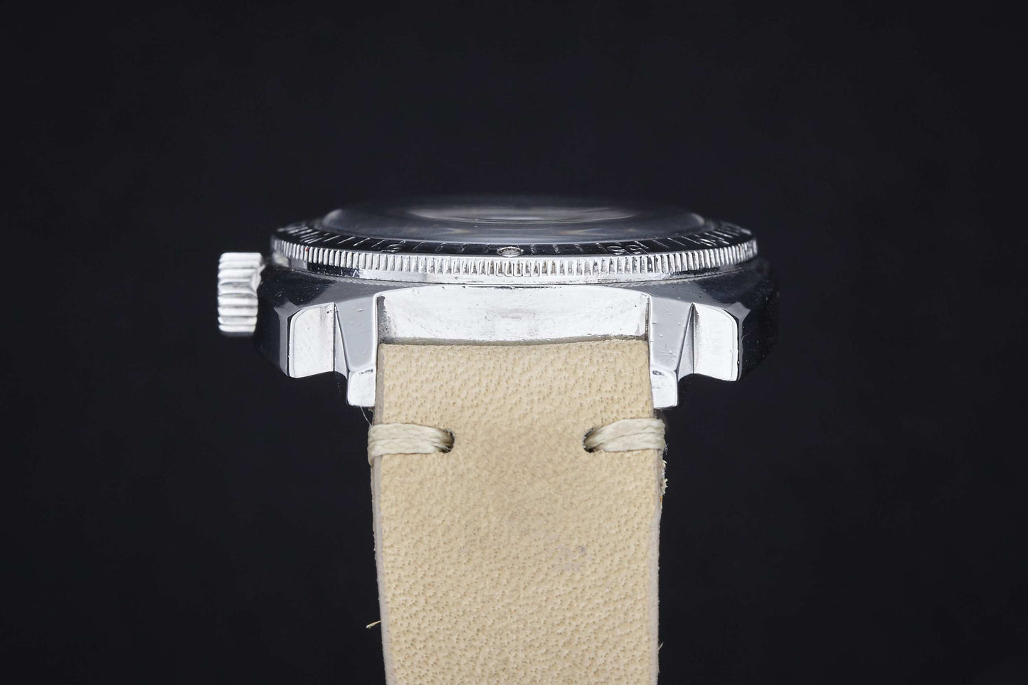 Gruen Cushion Case Diver