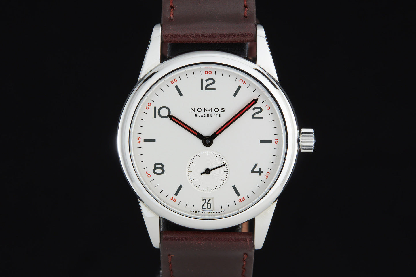 Nomos Club Datum