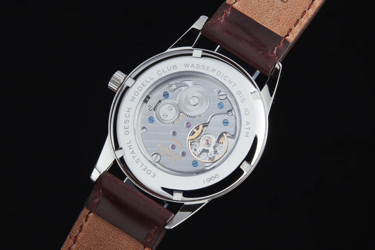 Nomos Club Datum