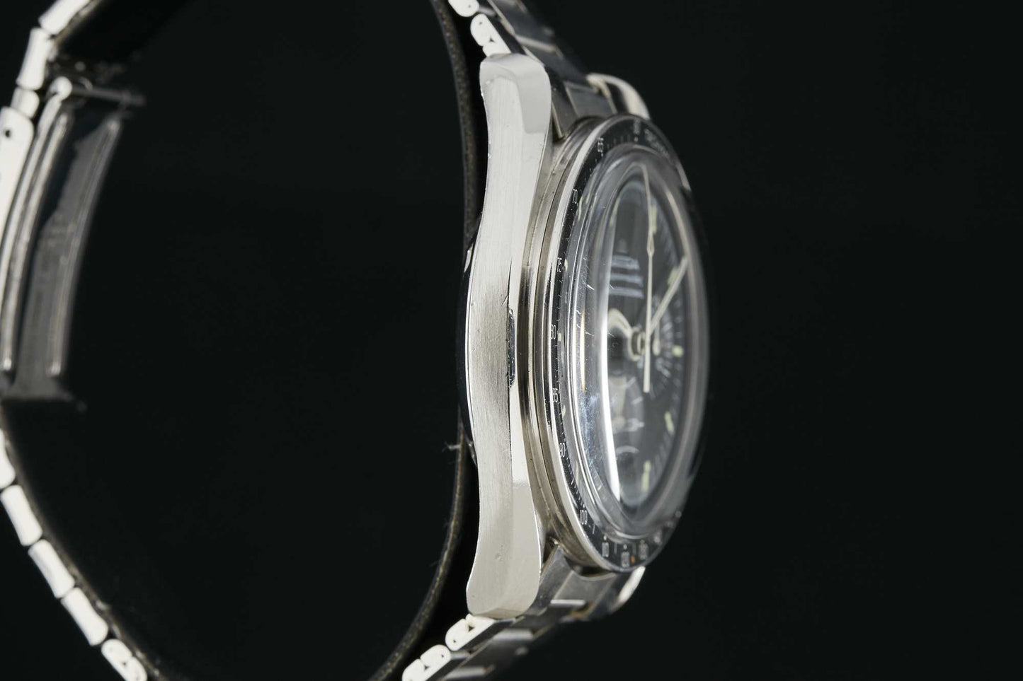 Omega Reference 145.022-69ST side view black background