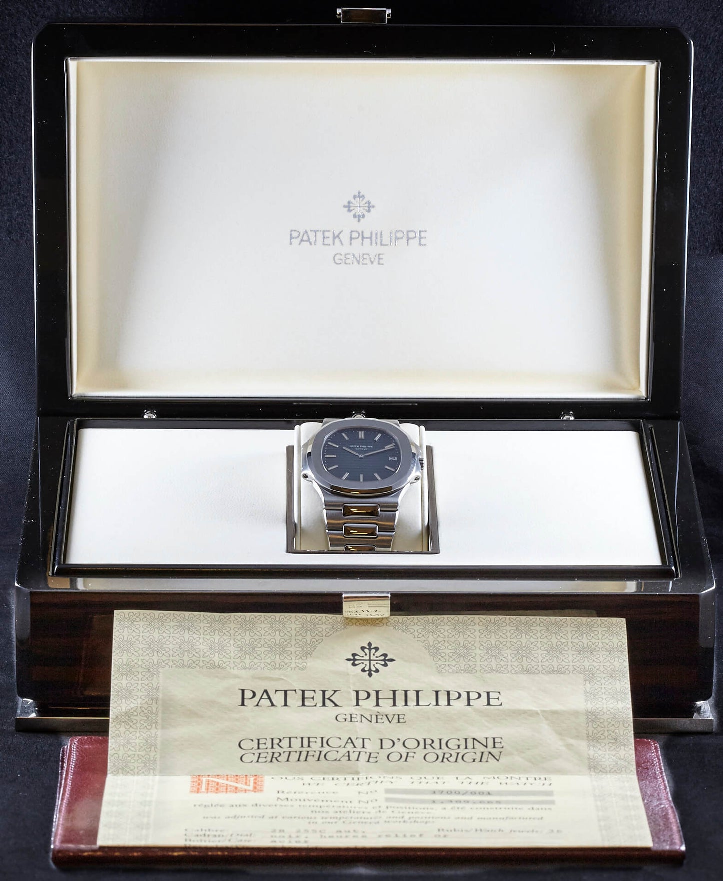 Patek Philippe Nautilus Jumbo