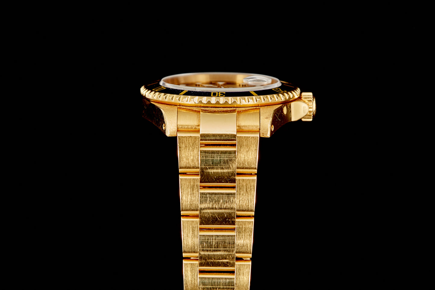 Rolex Submariner Date 18k Yellow Gold