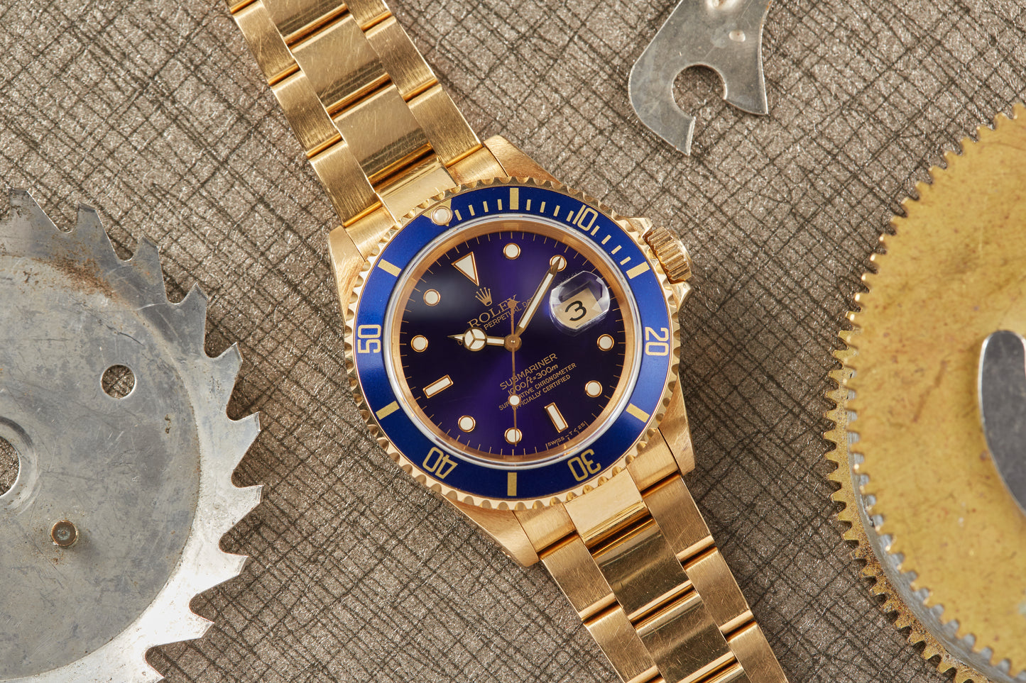 Rolex Submariner Date 18k Yellow Gold