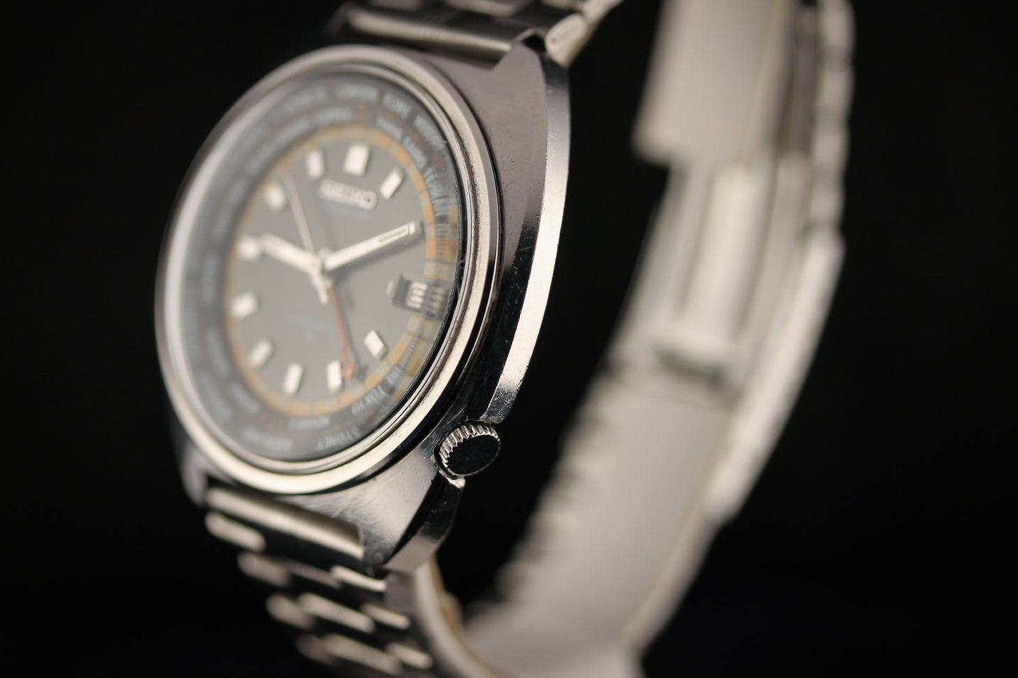 Seiko 6117-6400 World Time - Black/Yellow Dial 1974