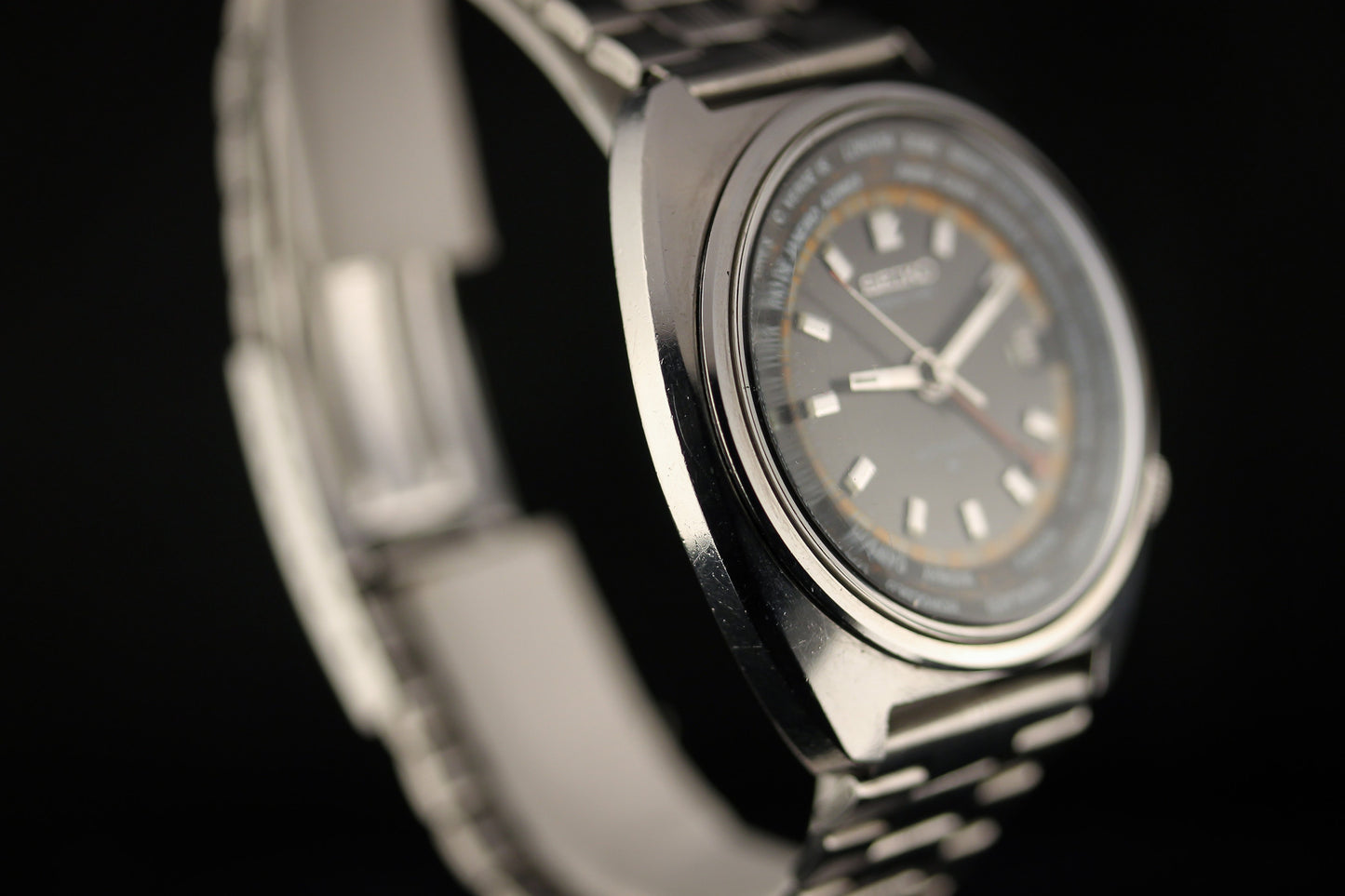 Seiko 6117-6400 World Time - Black/Yellow Dial 1974