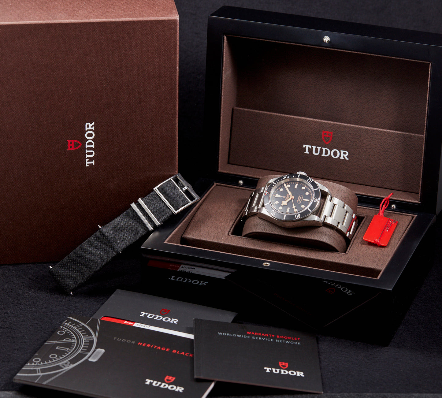Tudor Heritage Black Bay Black