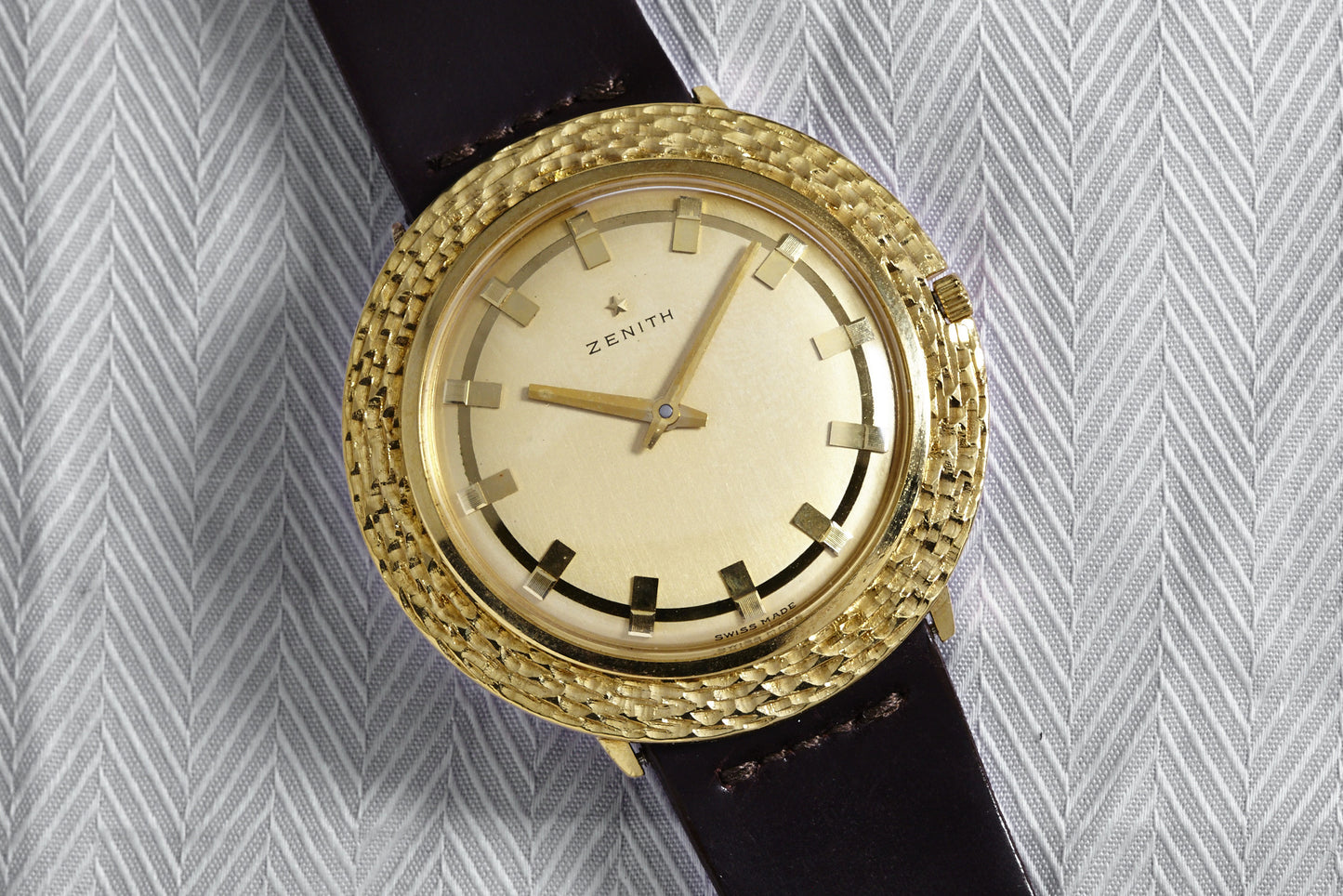 Zenith Gold Ultra Thin Dress Watch Fancy Bezel