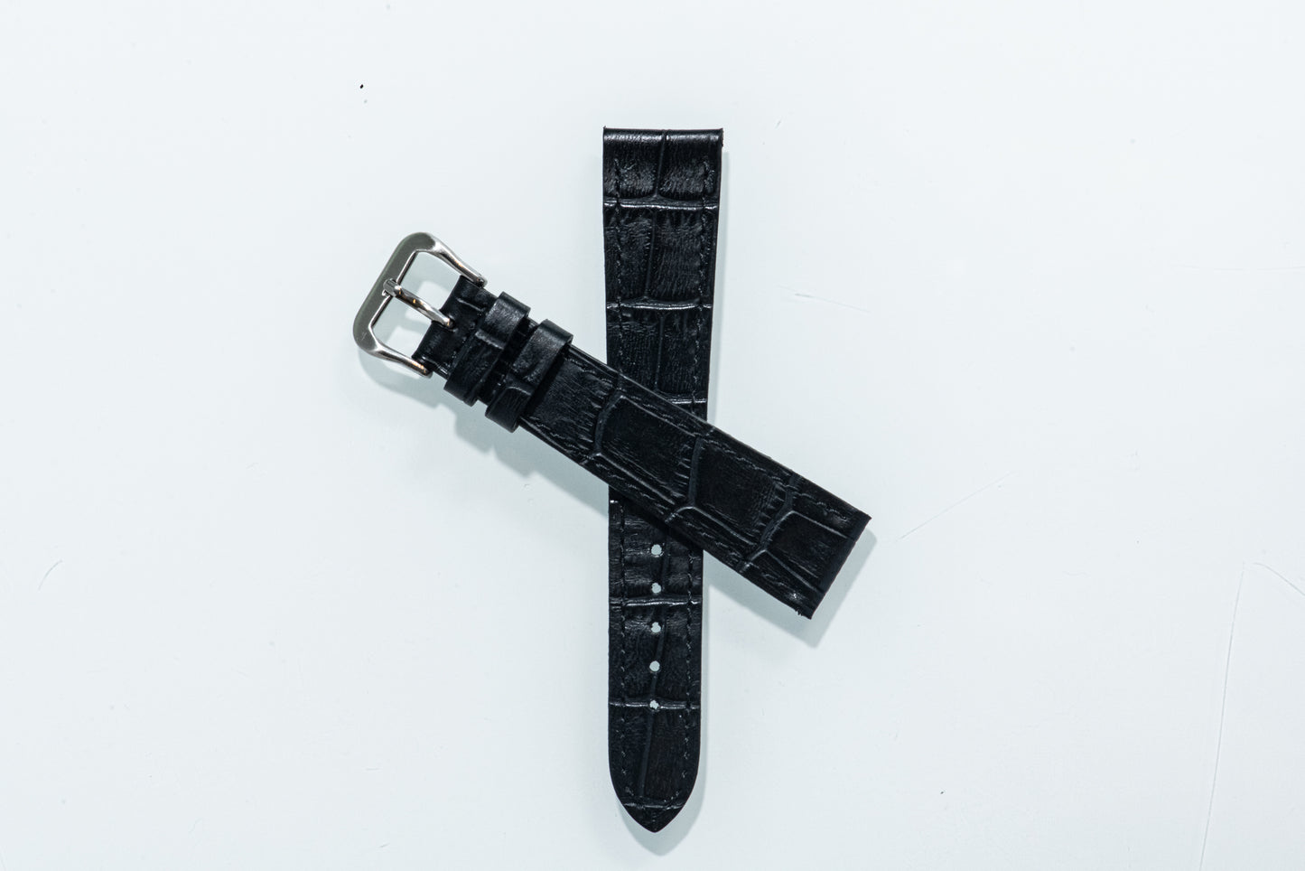 Black Widow Alligator-Pattern Strap