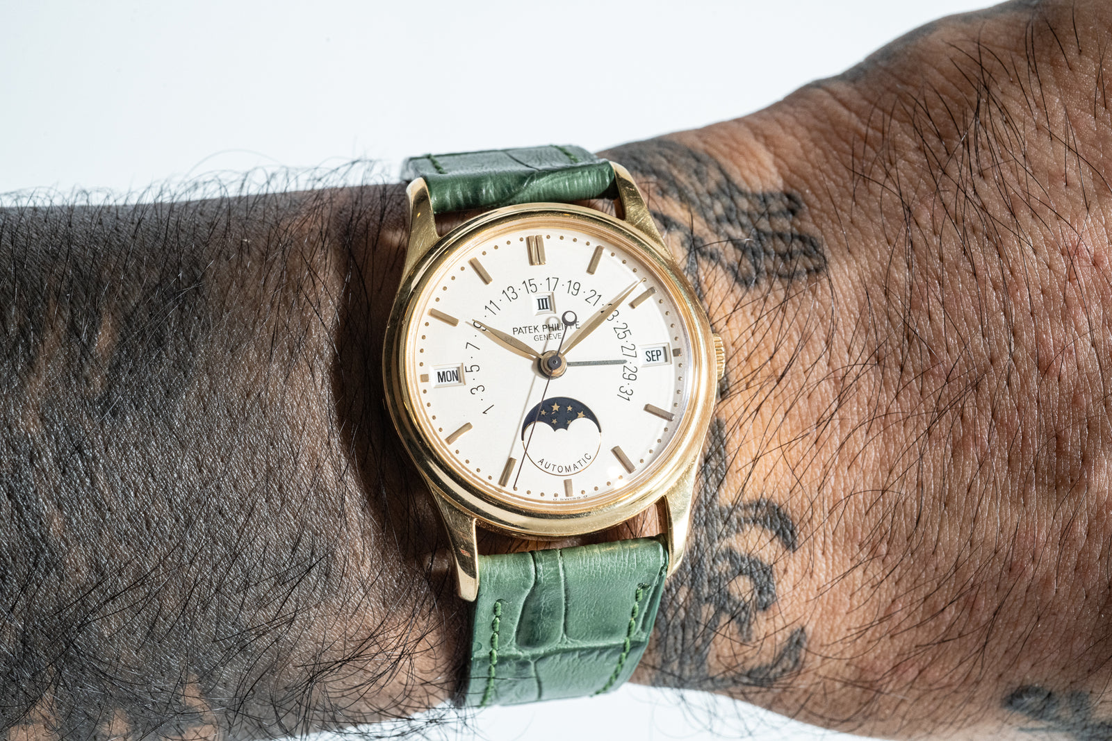 Vesper Green II Alligator-Pattern Strap