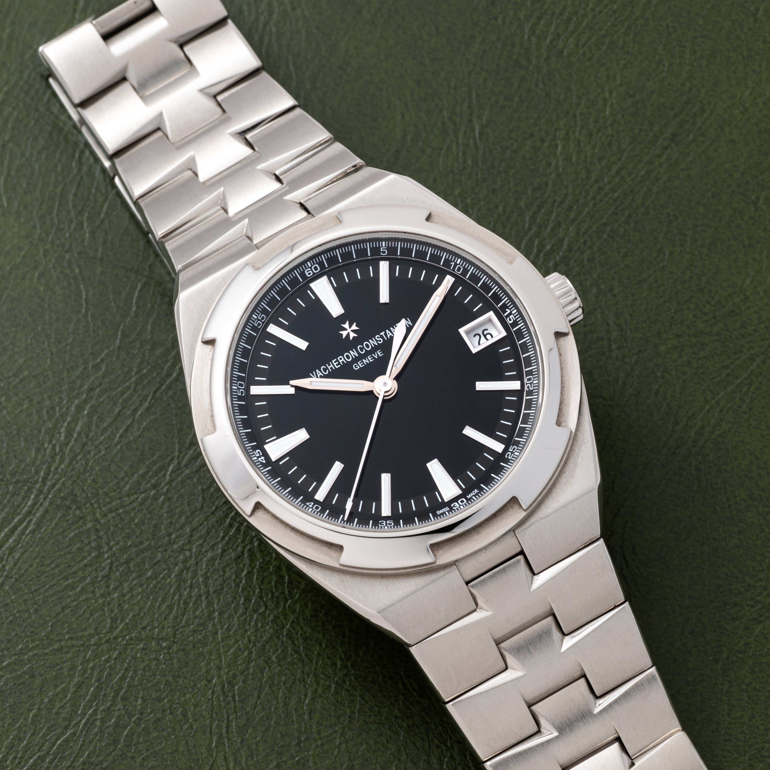 Vacheron Constantin Overseas – Analog:Shift