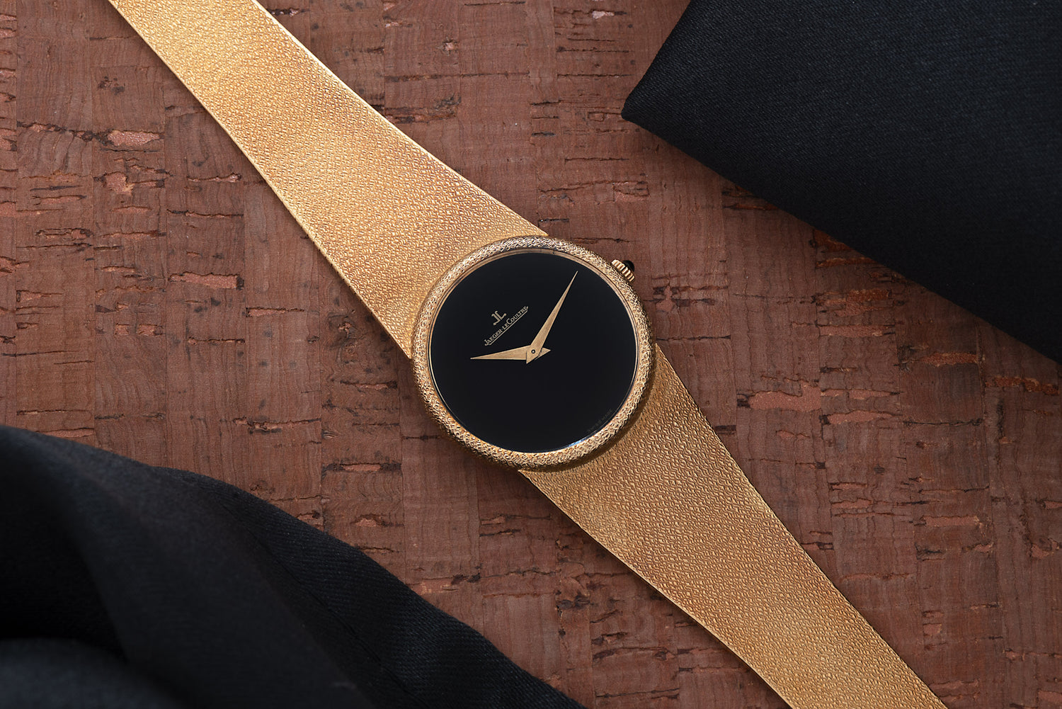 jaeger lecoultre gold dress watch Jaeger-LeCoultre Master Ultra Thin 41 Q1332511