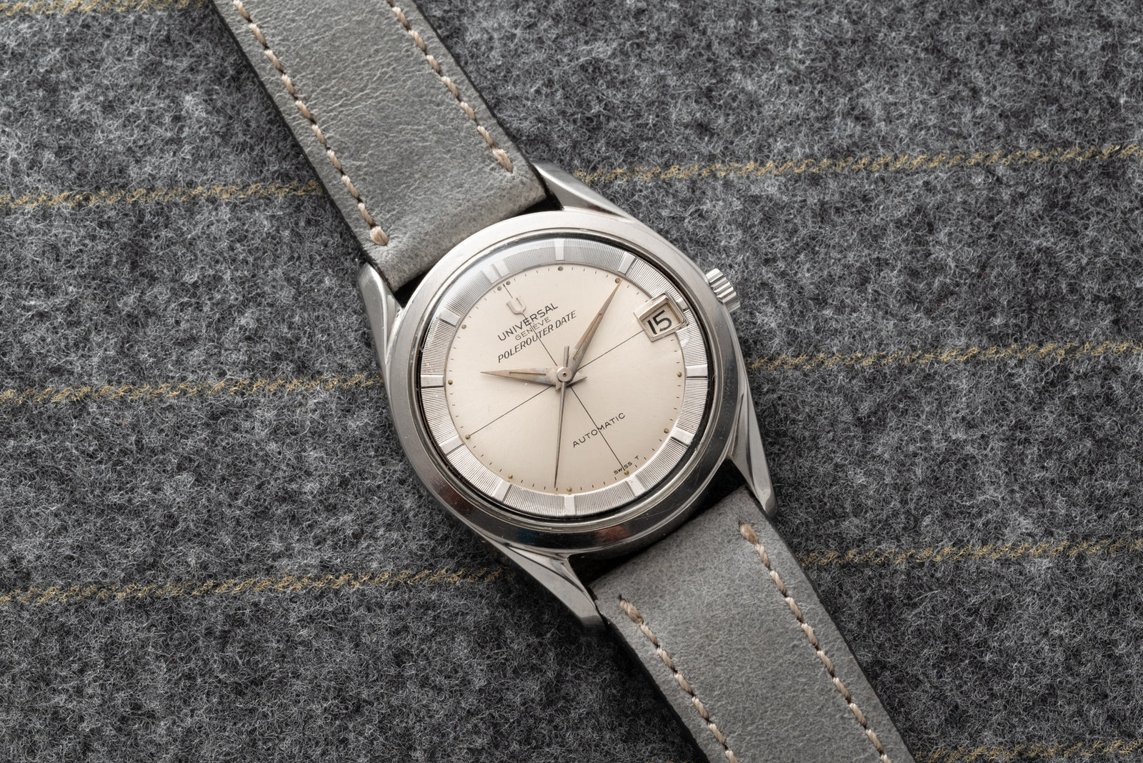 Universal Genève Polerouter Date