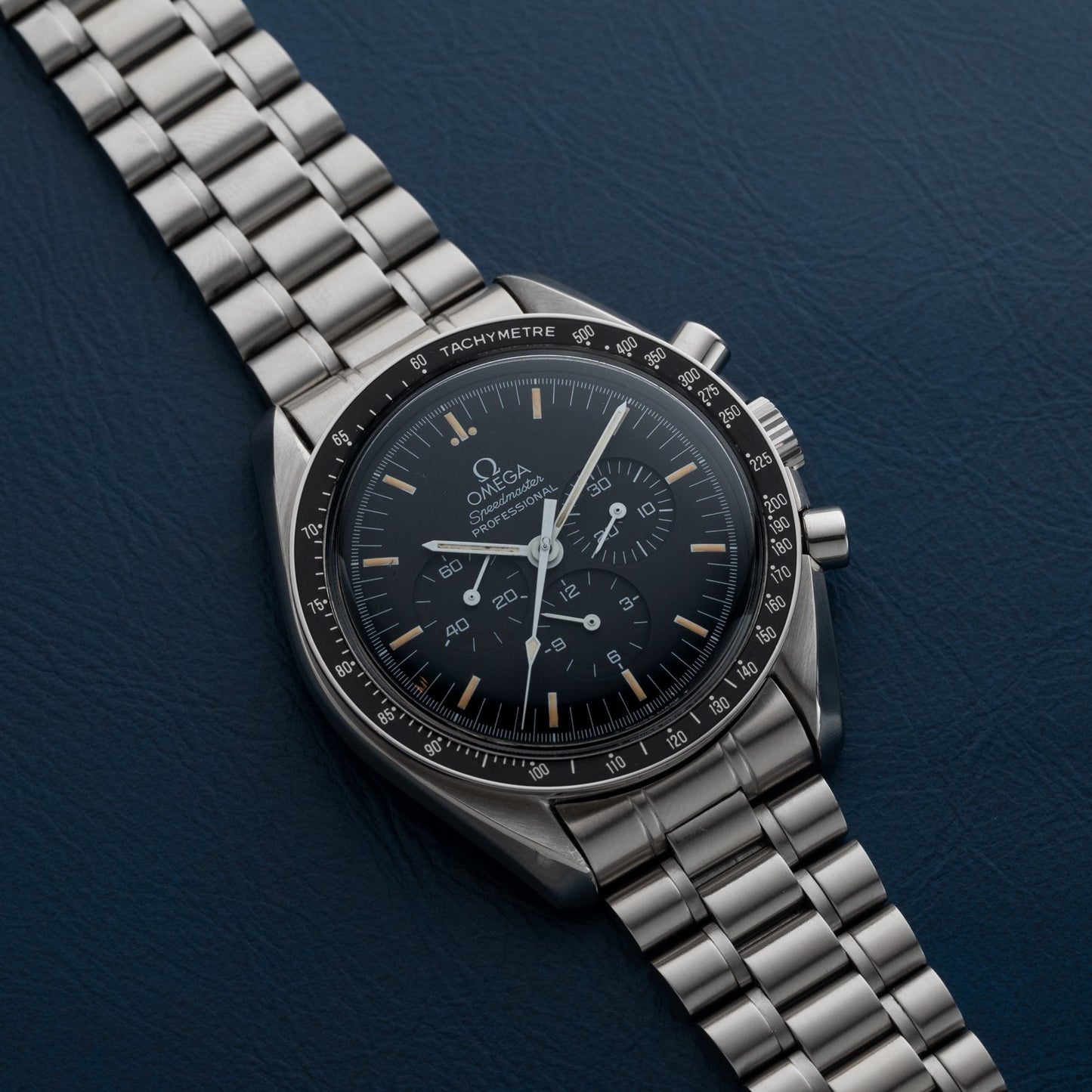 Omega Speedmaster Professional – Analog:Shift