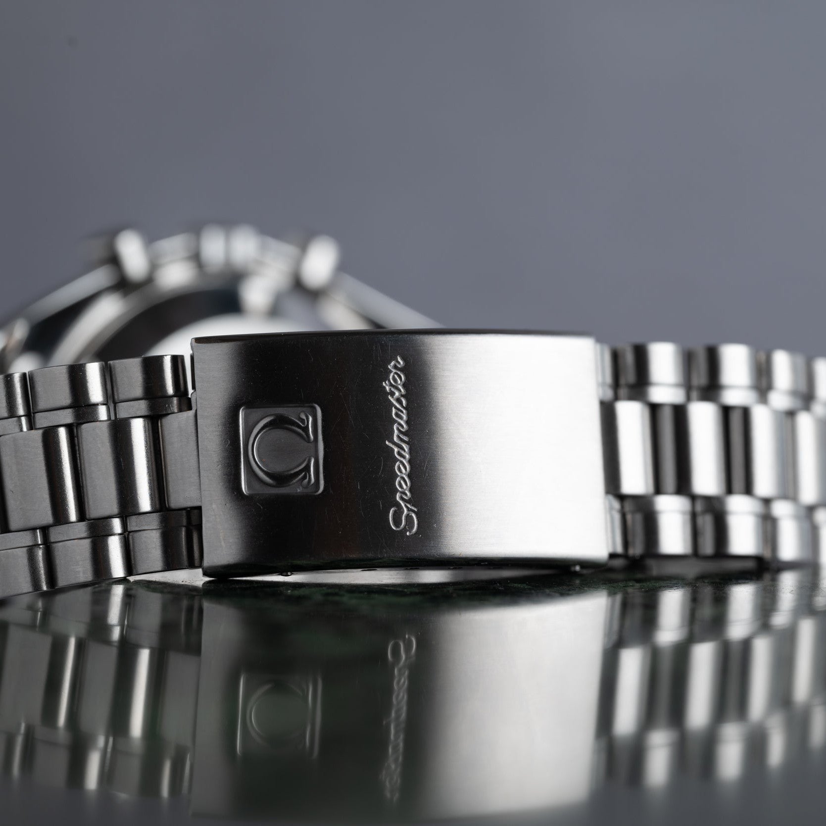 Omega Speedmaster Professional – Analog:Shift