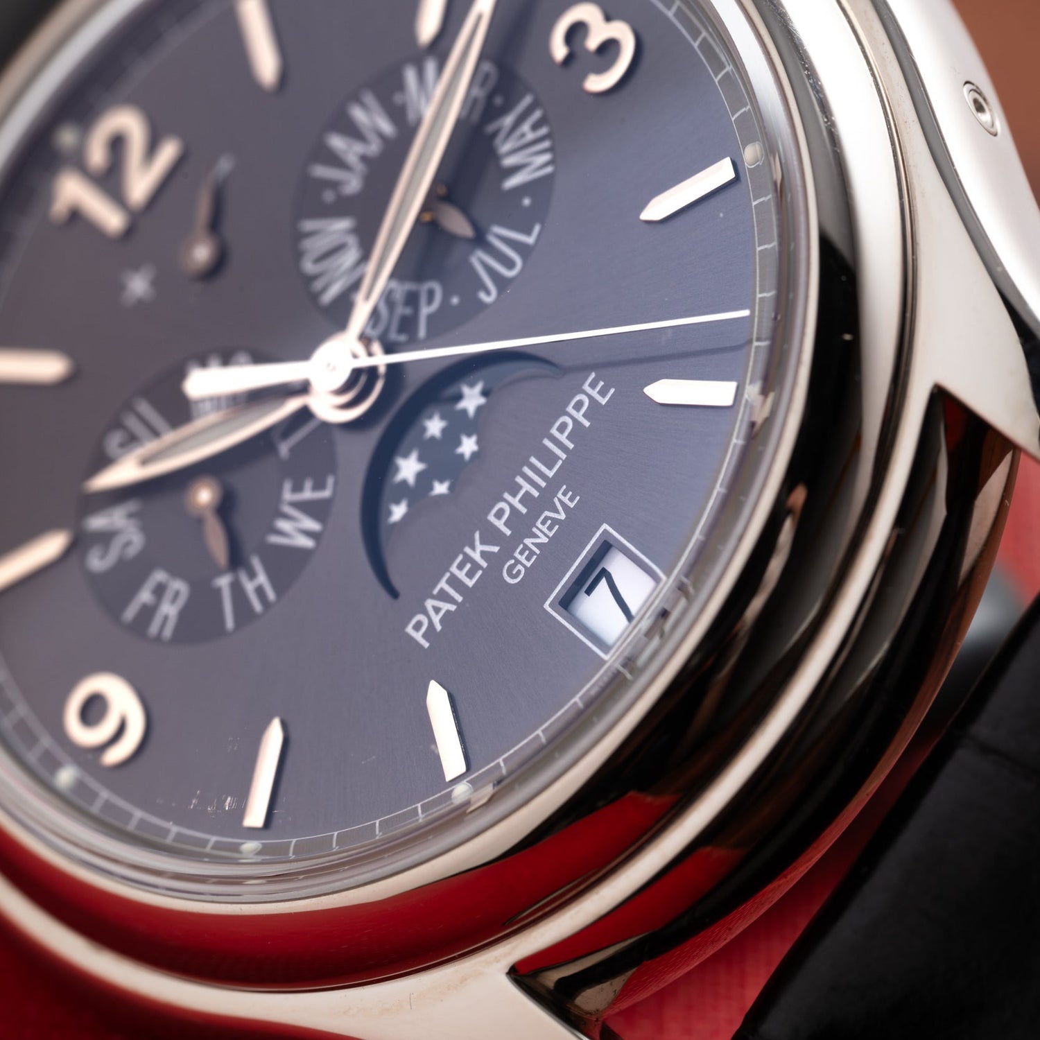 Patek Philippe Annual Calendar Moonphase – Analog:Shift