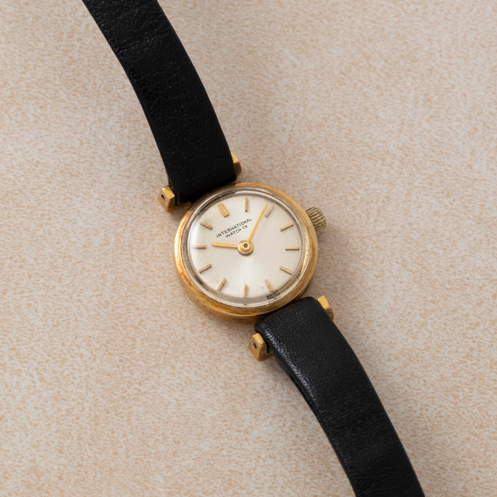 IWC Yellow Gold Dress Watch Analog:Shift IWC Yellow Gold Dress Watch Analog:Shift