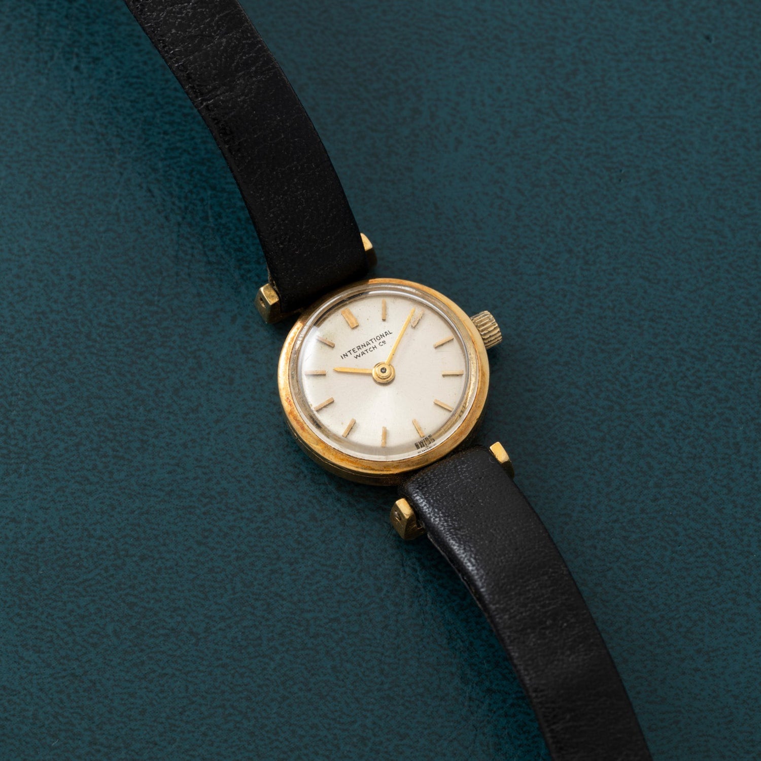 IWC Yellow Gold Dress Watch Analog:Shift IWC Yellow Gold Dress Watch Analog:Shift