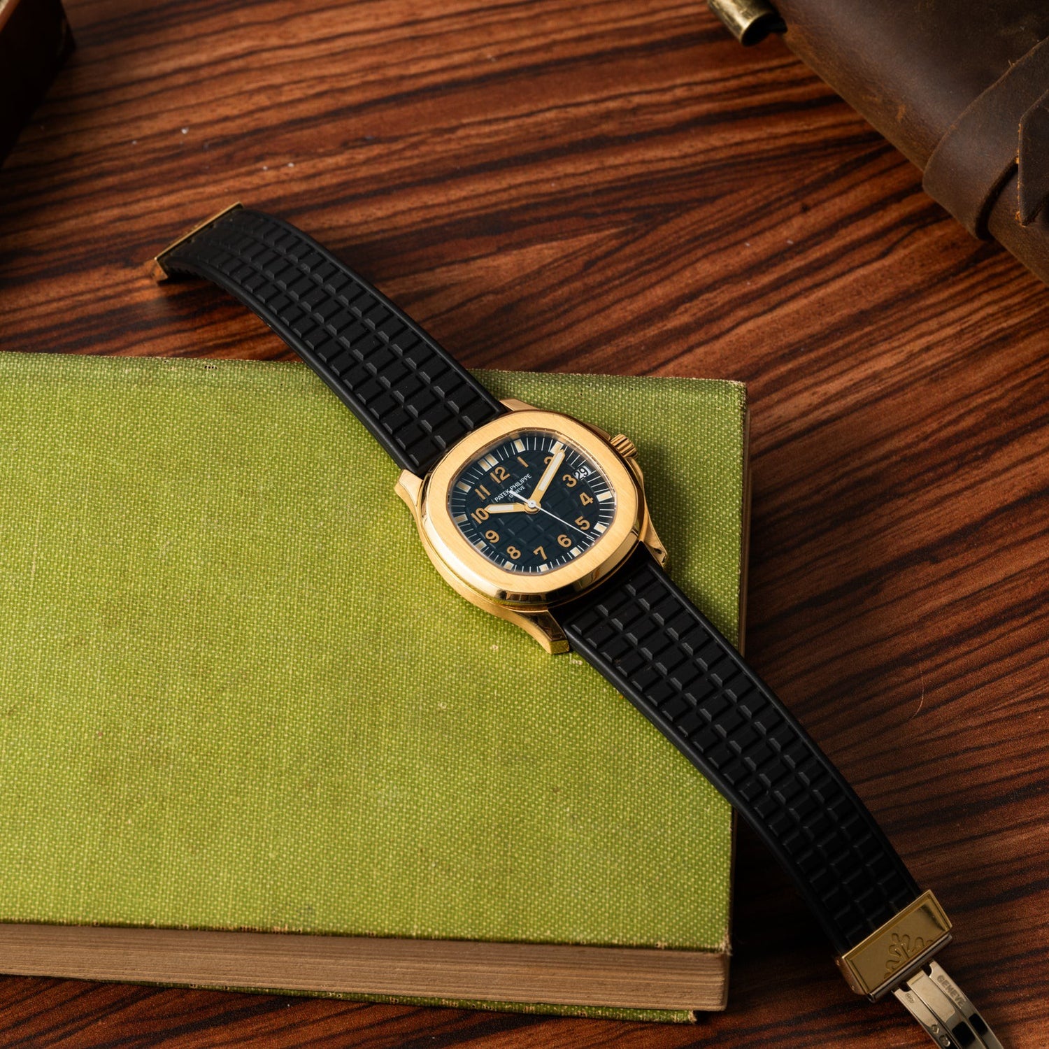 Patek Philippe Aquanaut – Analog:Shift