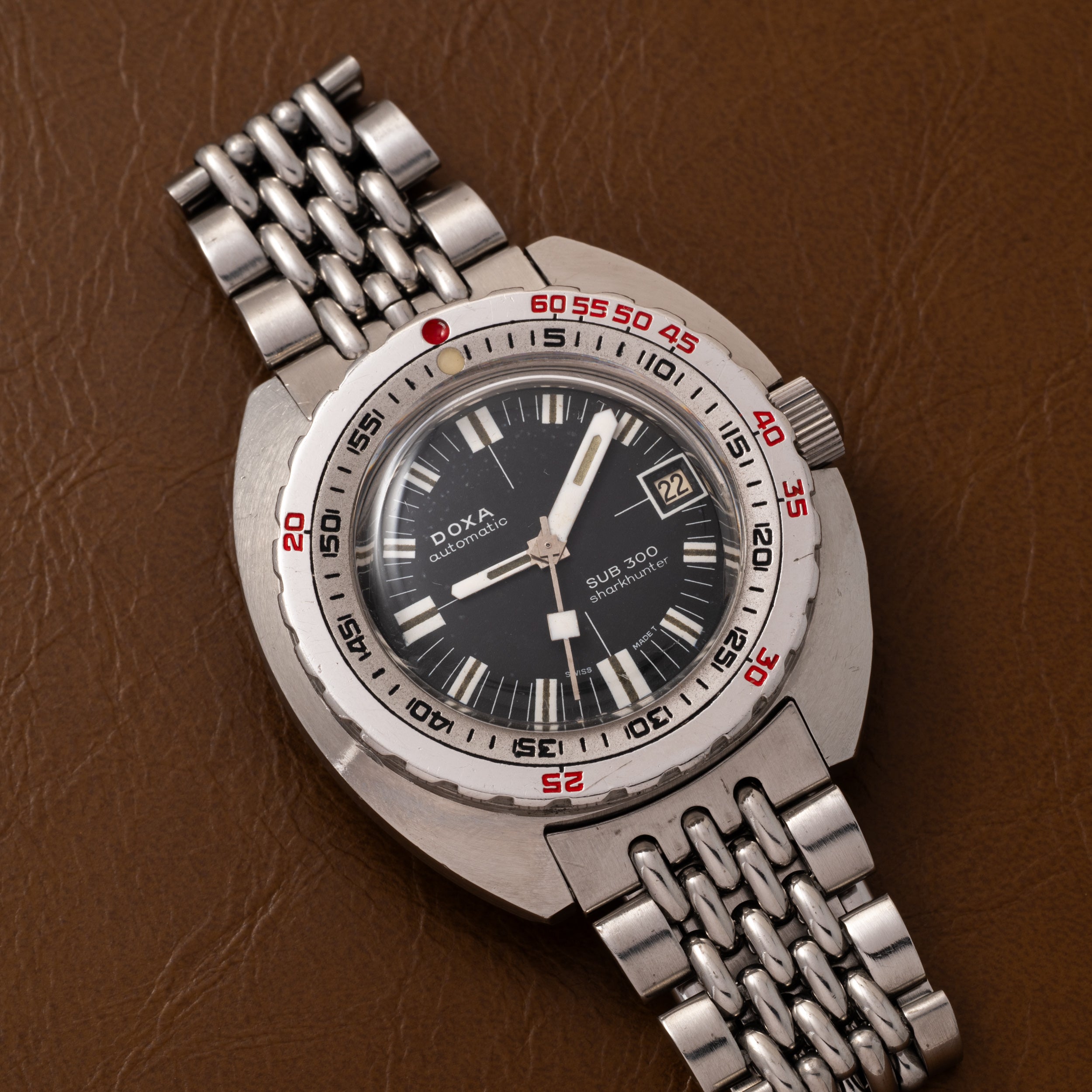 DOXA SUB 300 'No-T' Sharkhunter