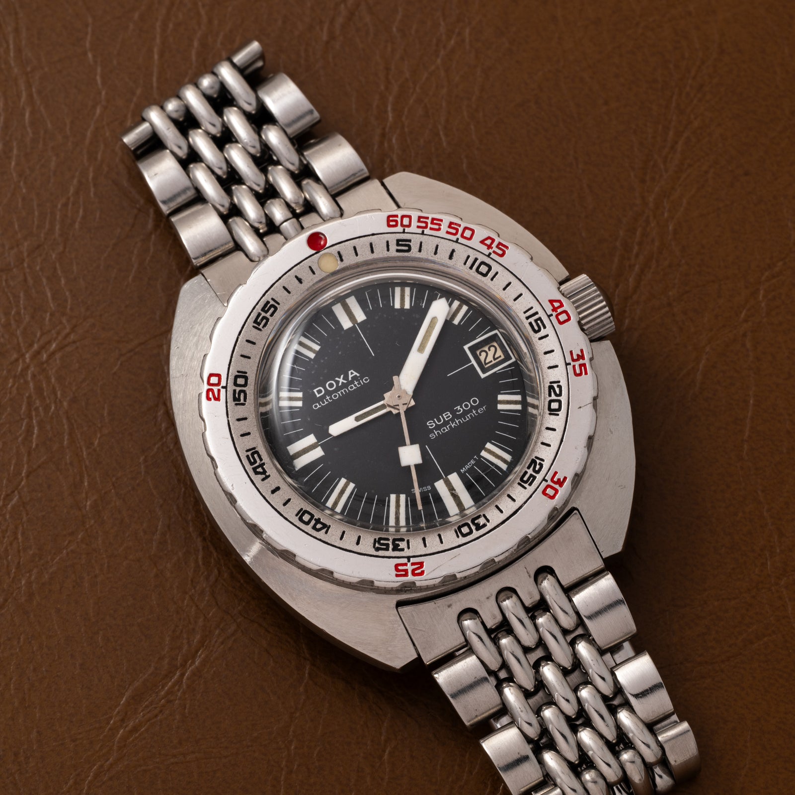 DOXA SUB 300 'No-T' Sharkhunter