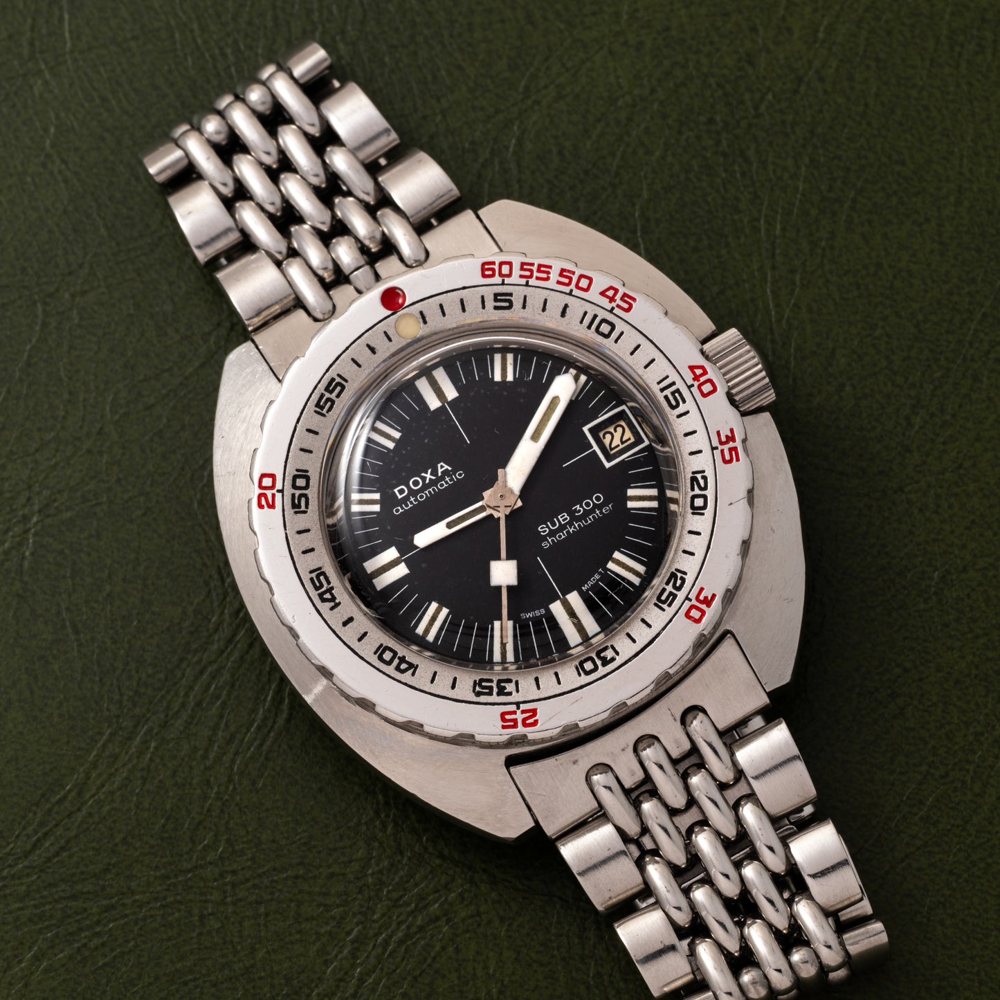 DOXA SUB 300 'No-T' Sharkhunter