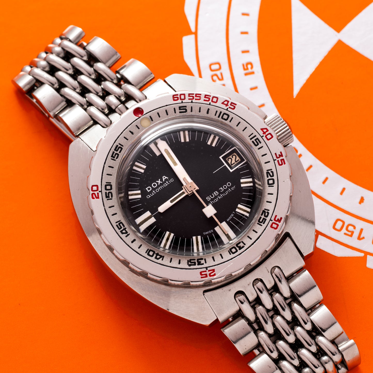 DOXA SUB 300 'No-T' Sharkhunter