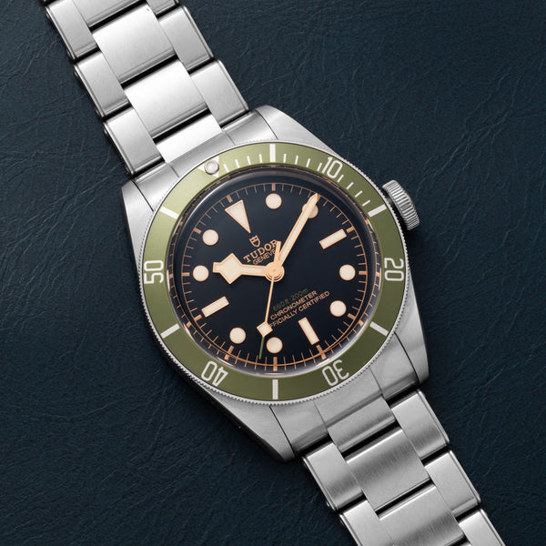 AS10391_40992272_TUDOR_BLKBAYH