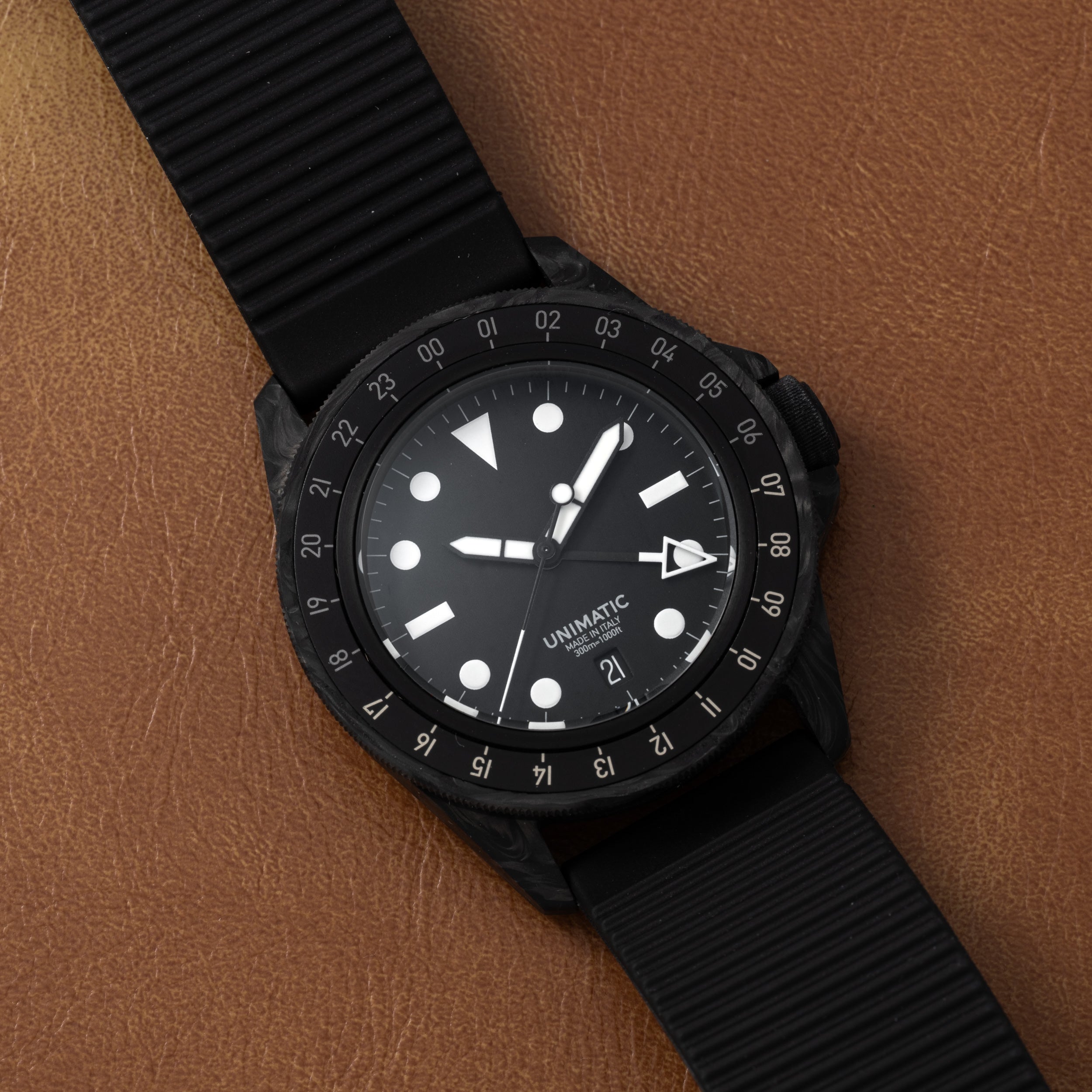 Unimatic Modello Uno Carbon GMT Limited Edition for HODINKEE