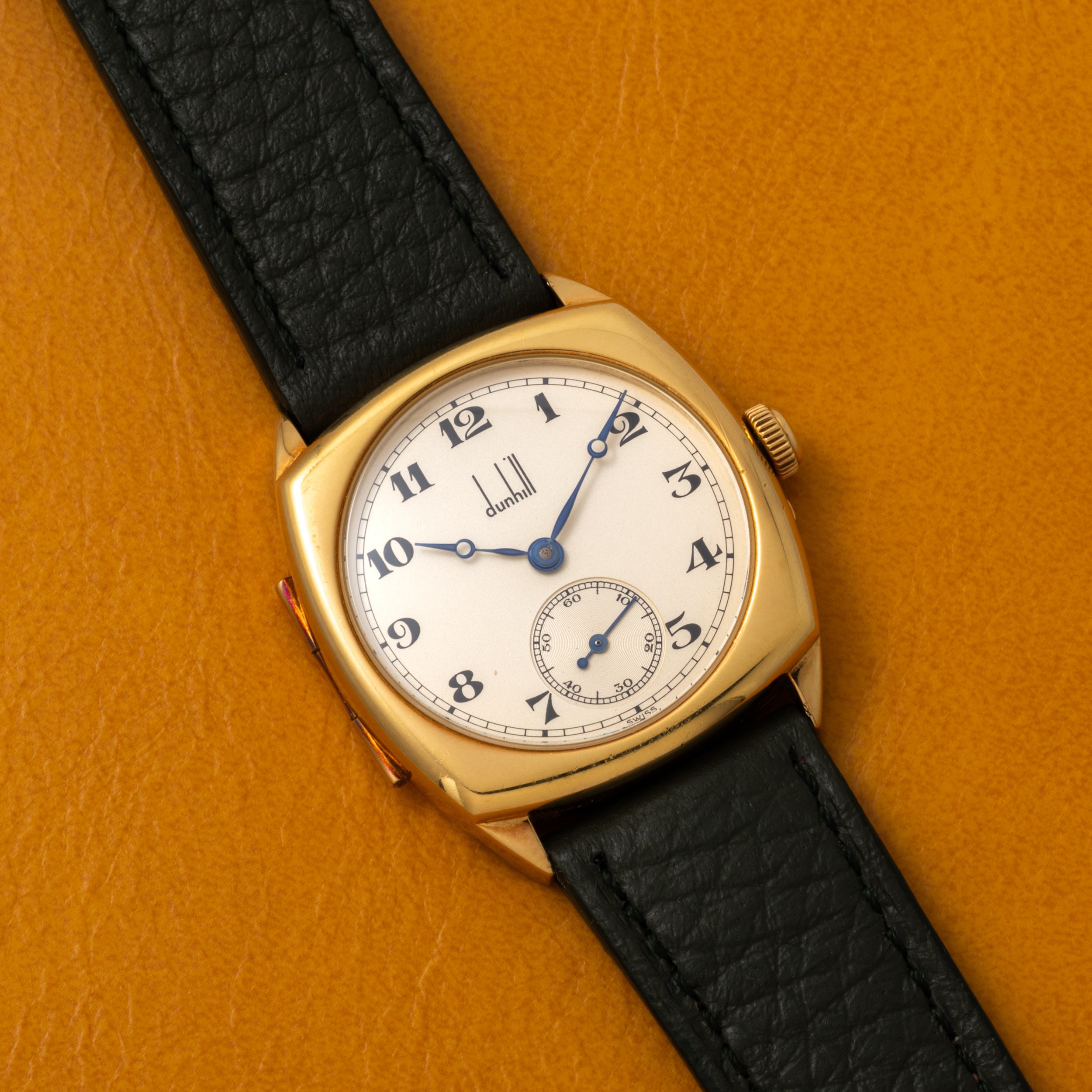 Dunhill Centenary 'Hunter Caseback' LE – Analog:Shift