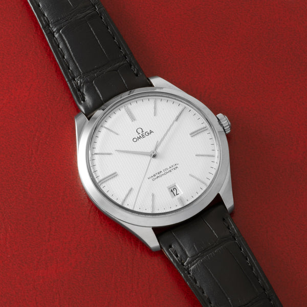 Omega DeVille Trésor – Analog:Shift