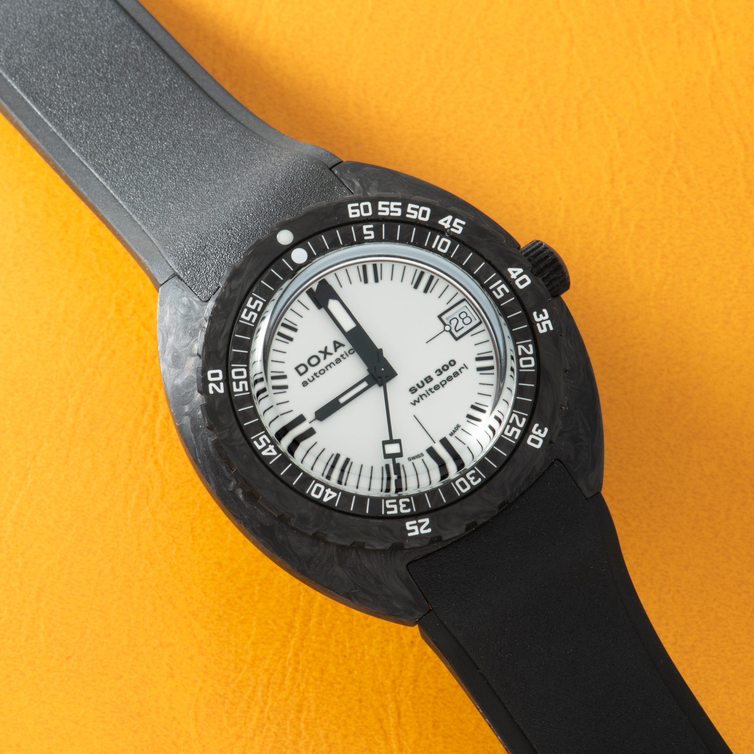 DOXA Sub 300 Carbon 'Whitepearl'