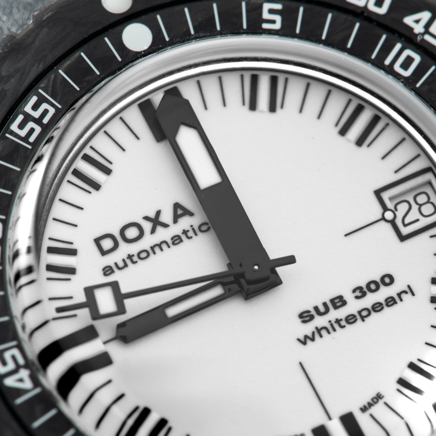 DOXA Sub 300 Carbon 'Whitepearl'