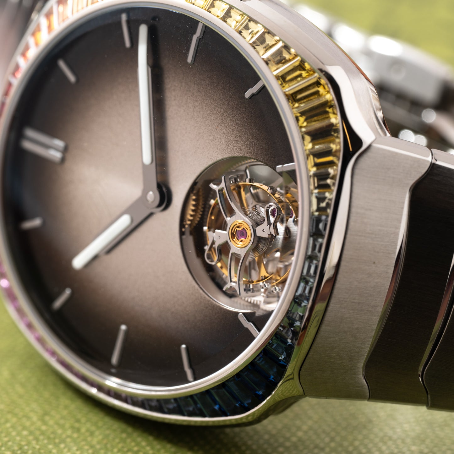 H. Moser & Cie Streamliner Tourbillon Rainbow