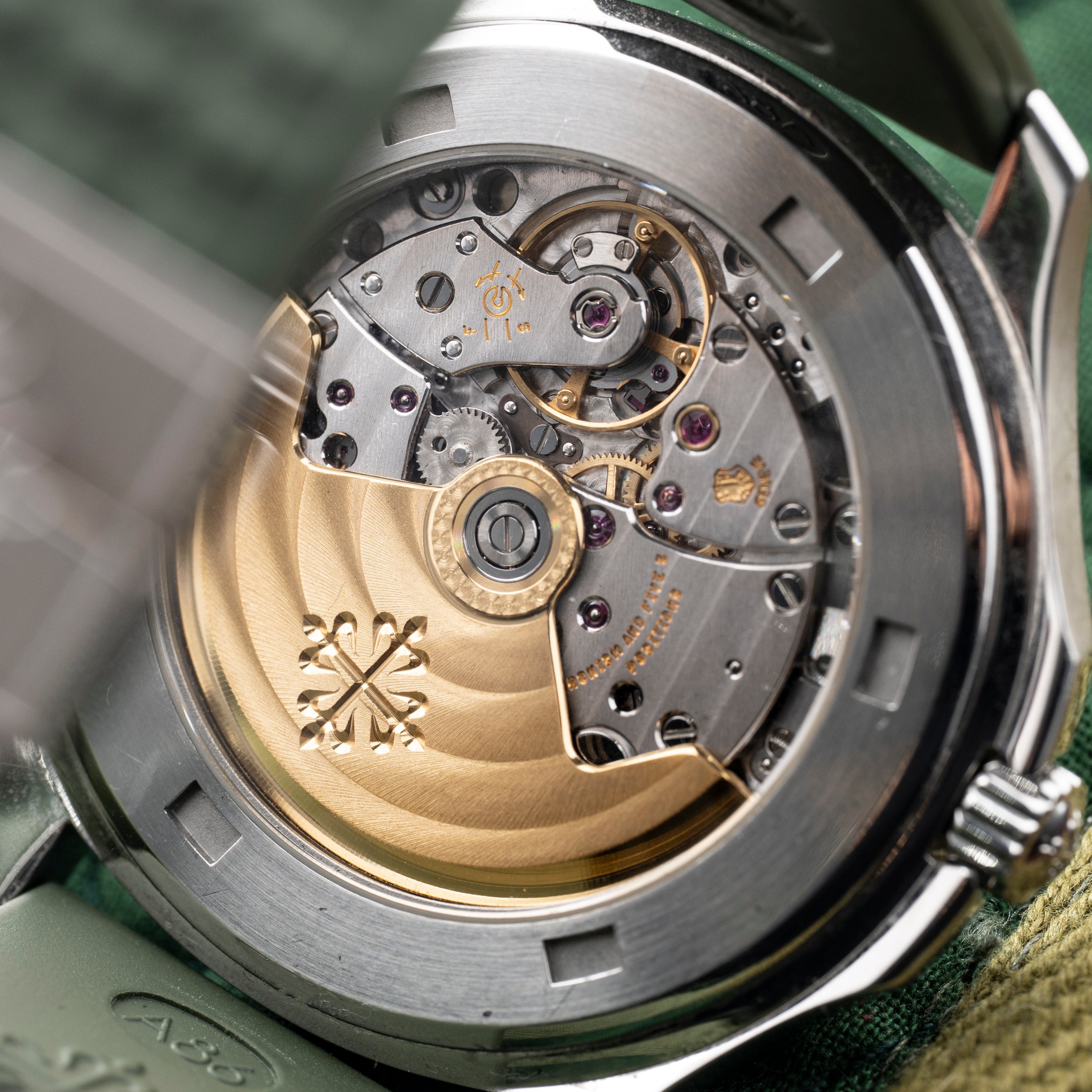 Patek Philippe Aquanaut – Analog:Shift