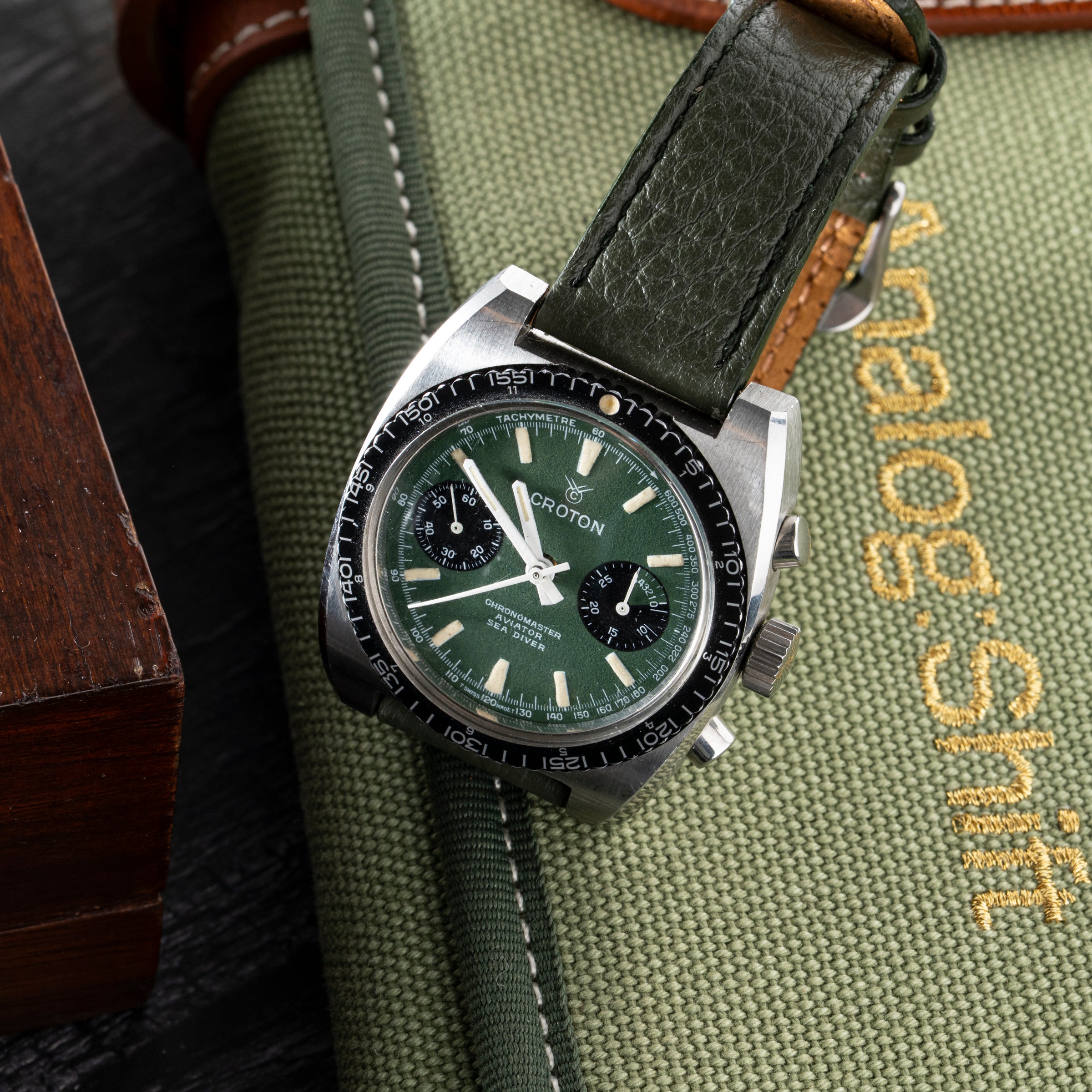 Croton Chronomaster Aviator Sea Diver – Analog:Shift