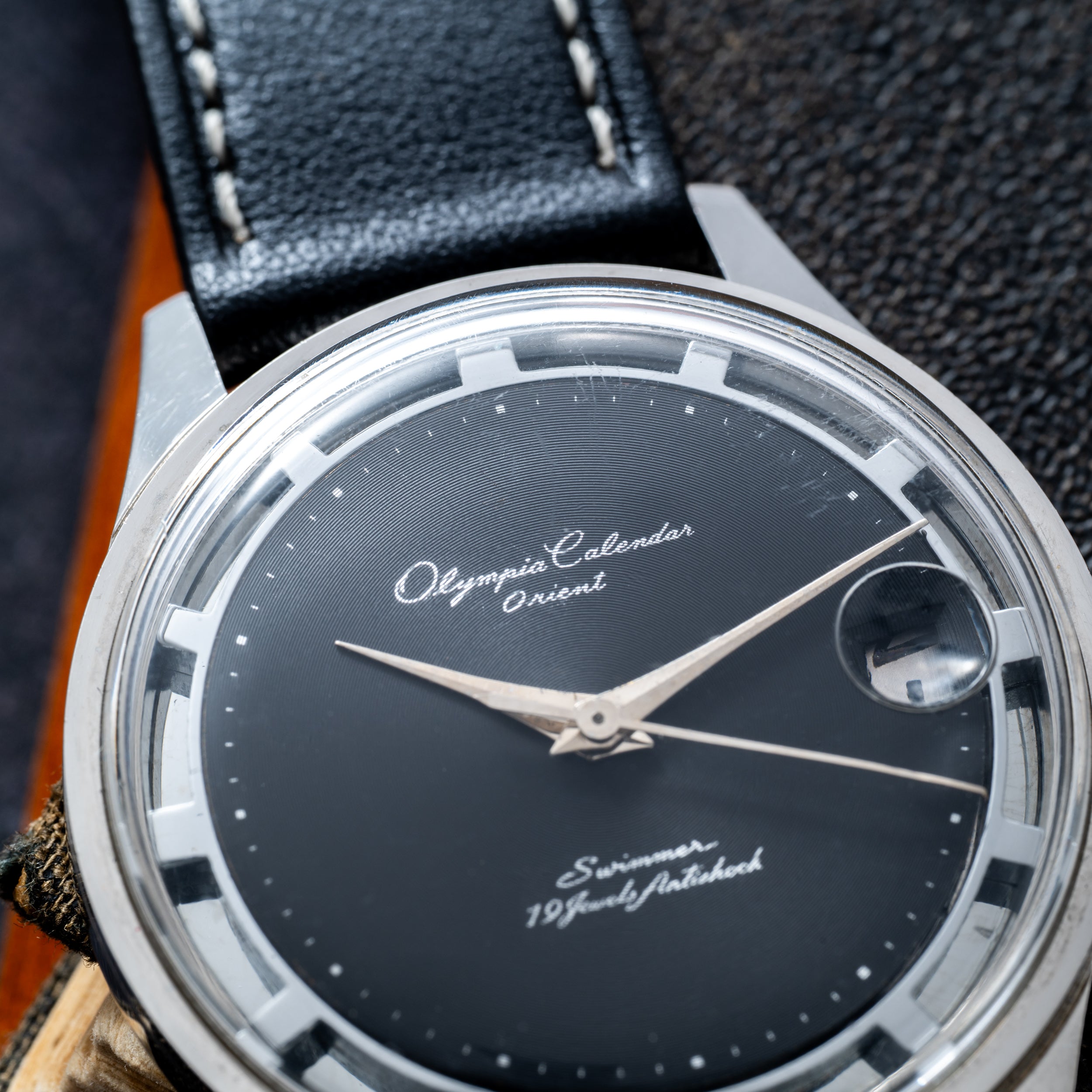 Orient Calendar Swimmer – Analog:Shift