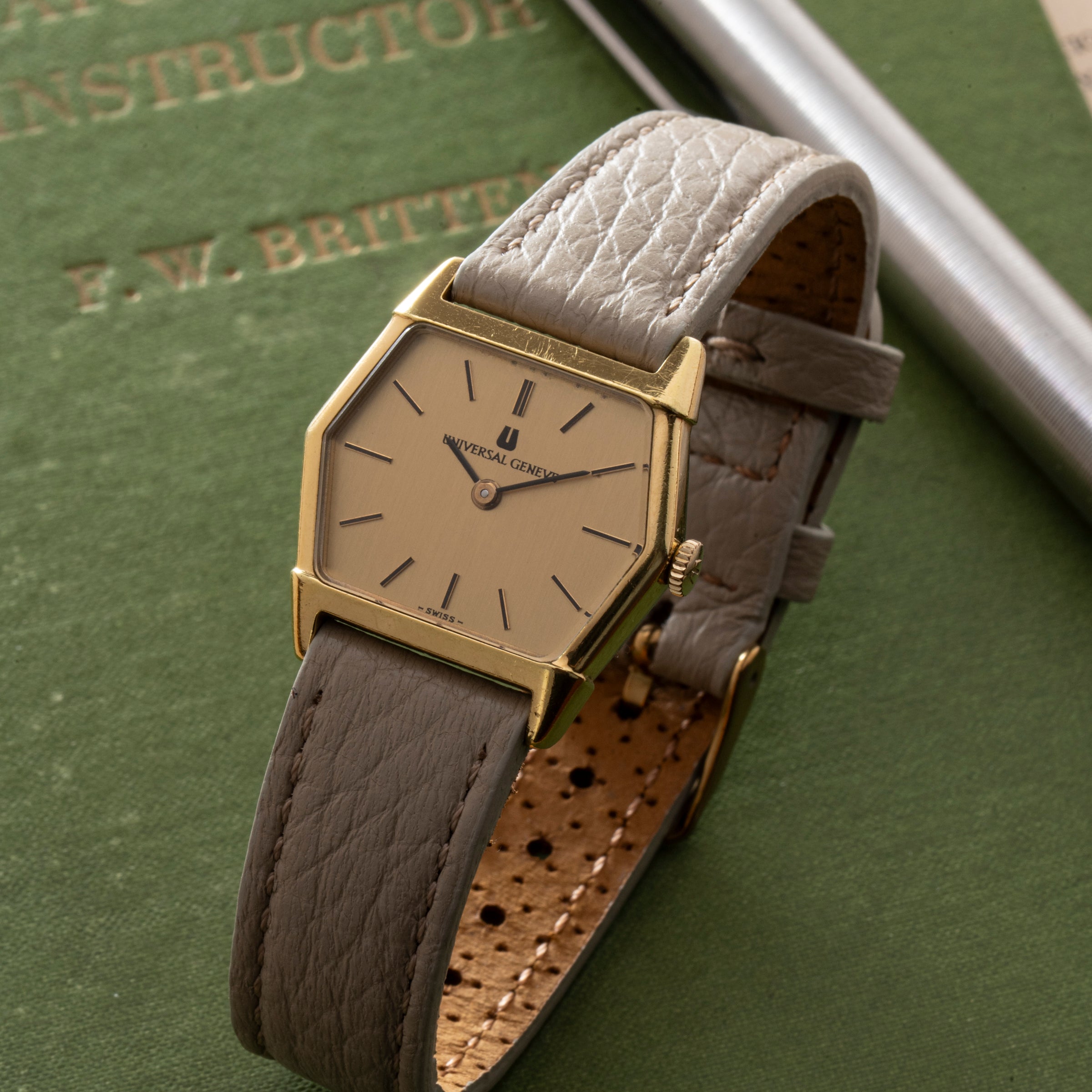 Universal Genève Hexagon Dress Watch – Analog:Shift