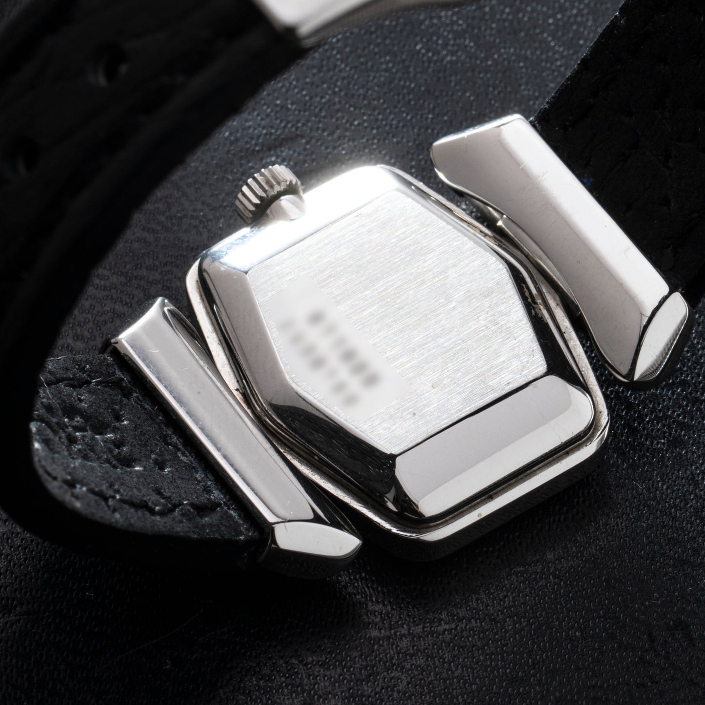 Universal Genève Hinged Lugs Dress Watch