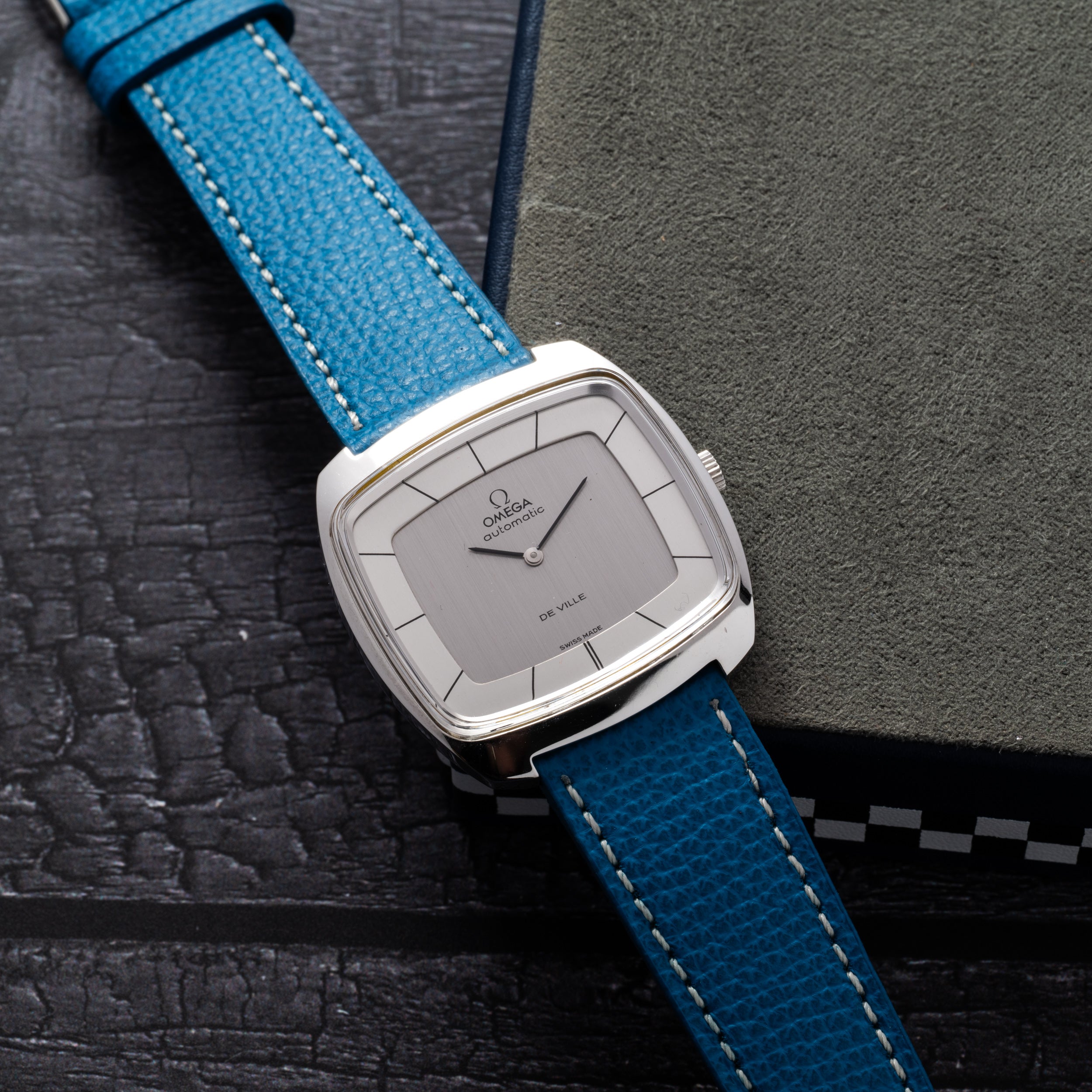 Omega De Ville 'TV' – Analog:Shift
