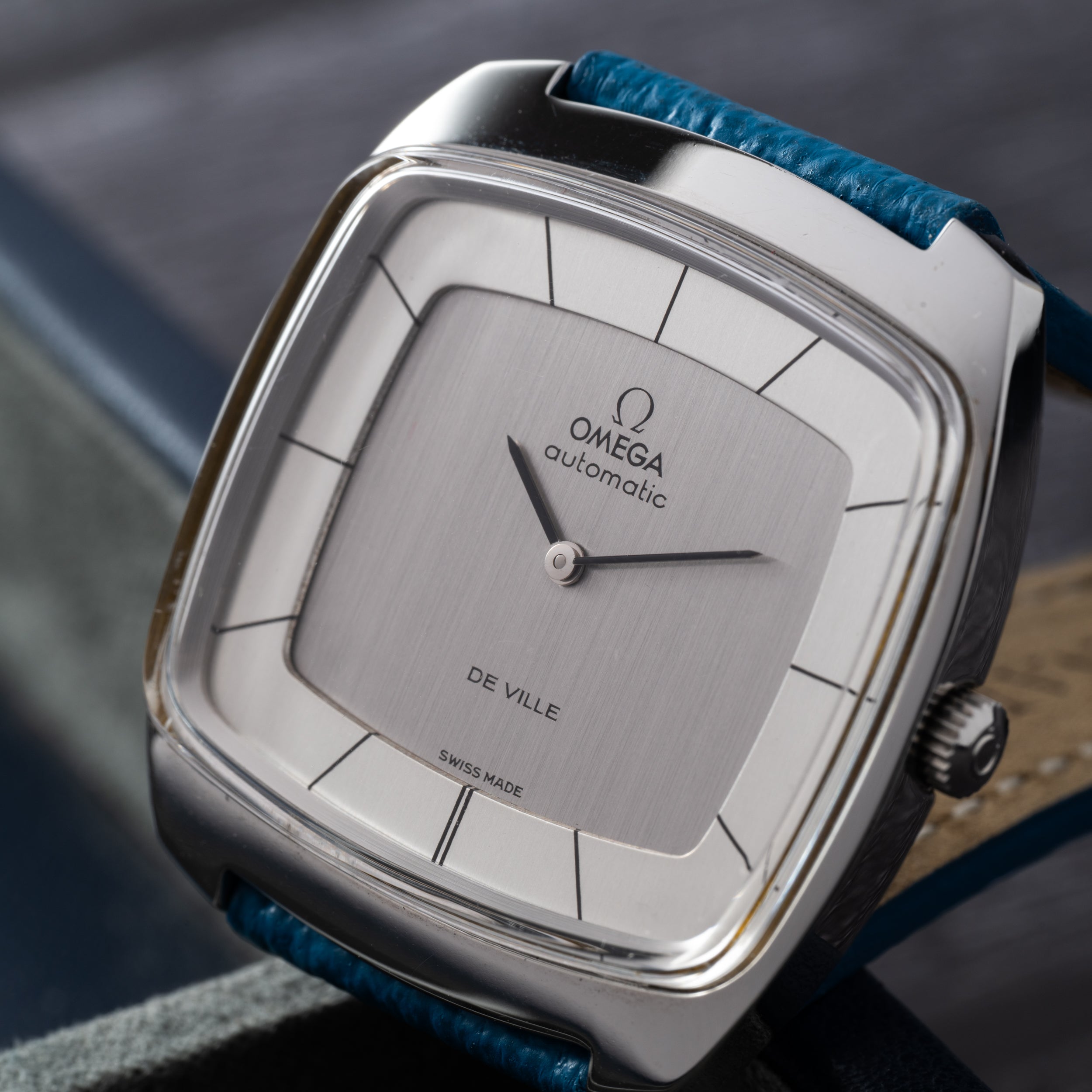 Omega De Ville 'TV' – Analog:Shift