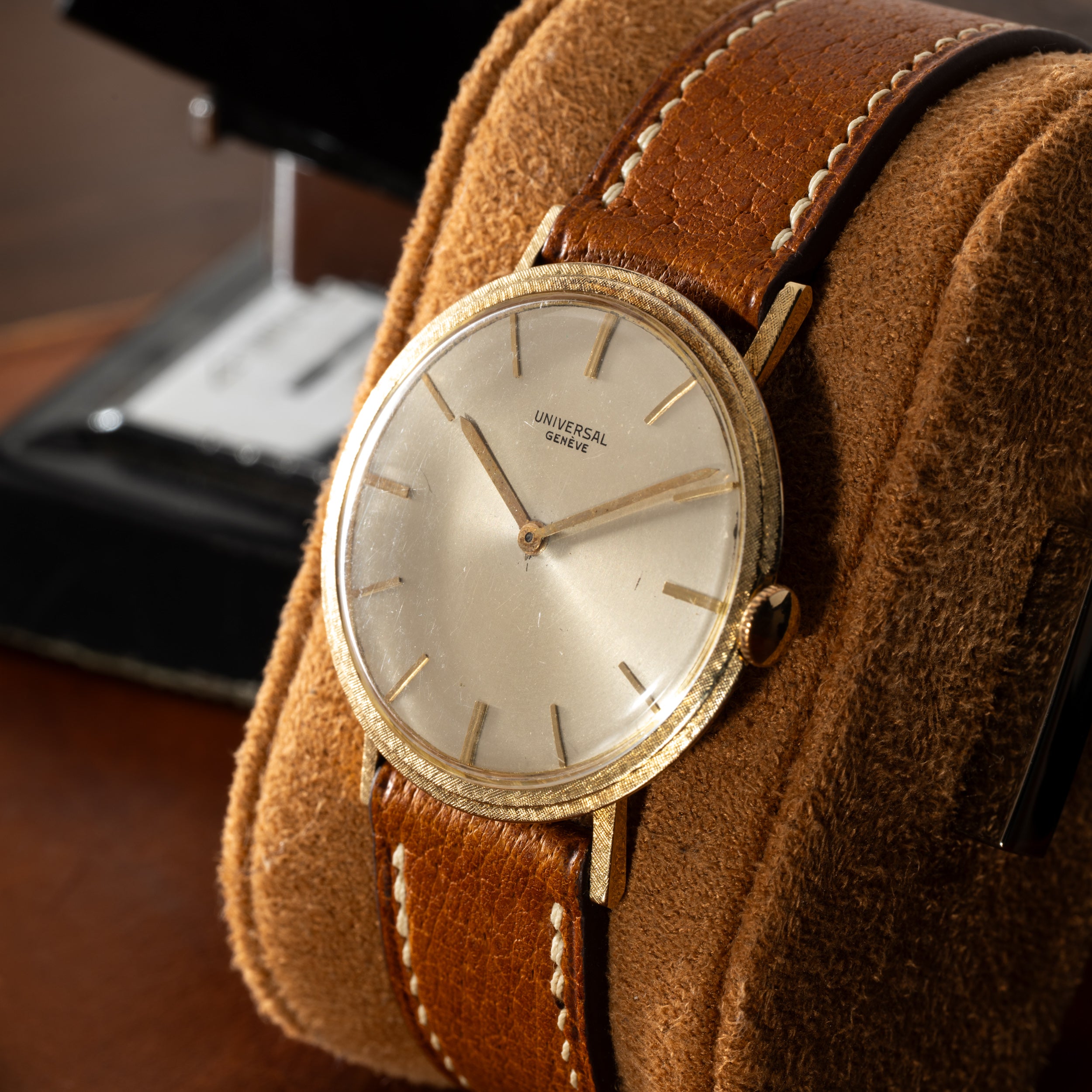 Universal Genève Florentine – Analog:Shift