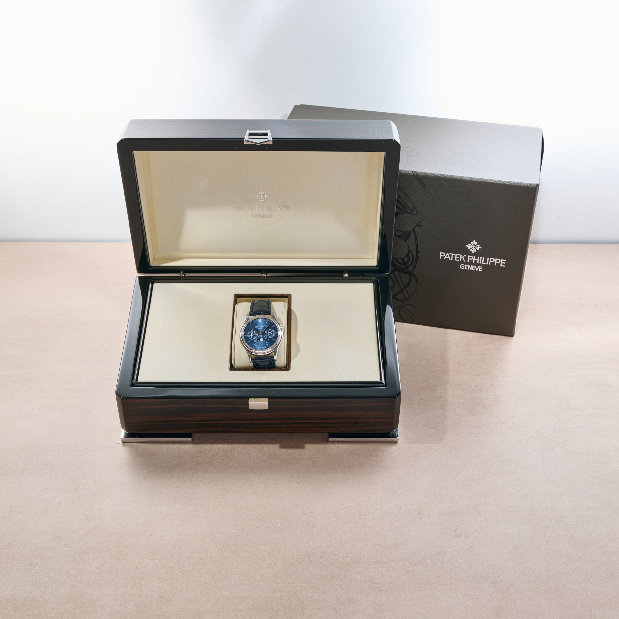 Patek Philippe Perpetual Calendar – Analog:Shift