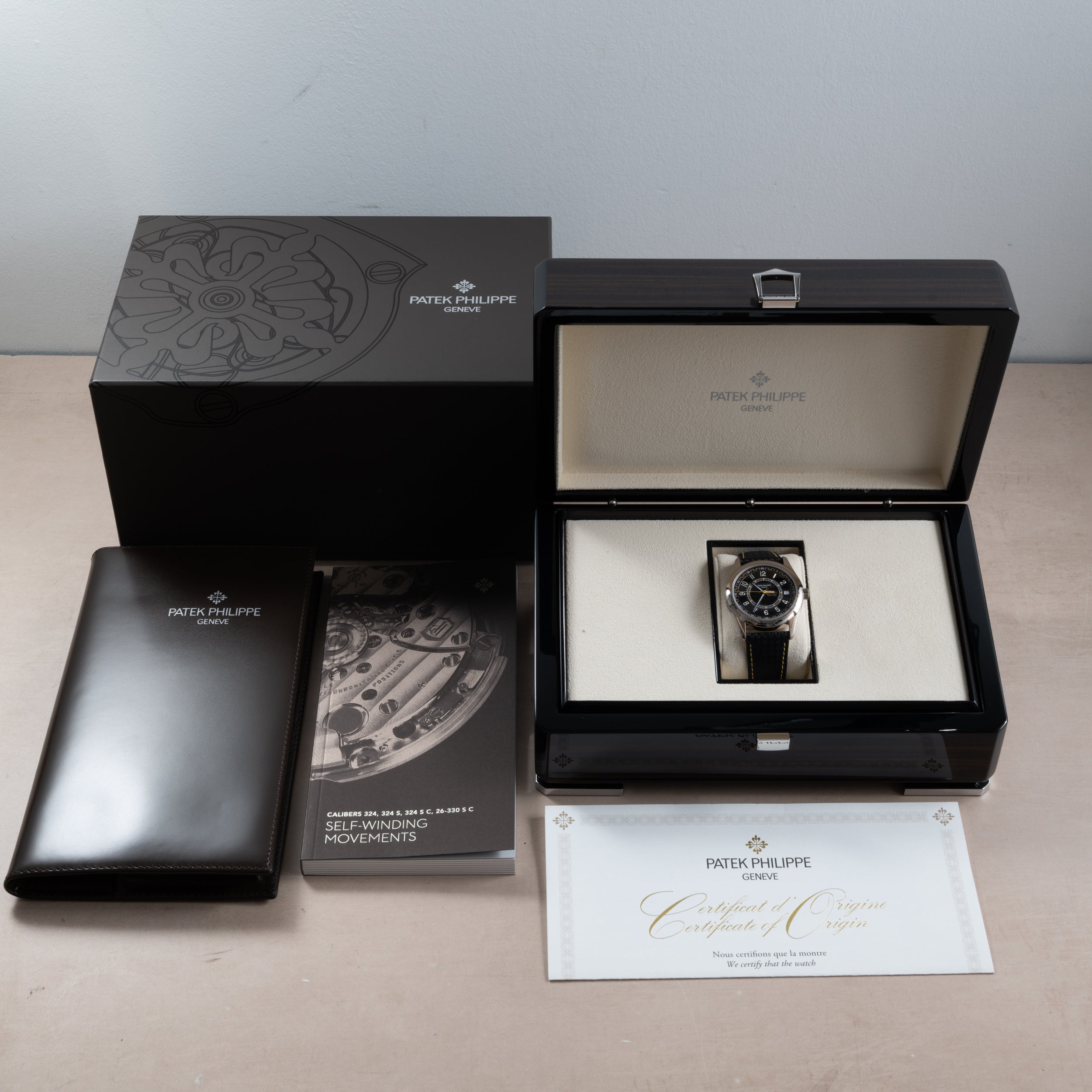 Patek Philippe Calatrava – Analog:Shift
