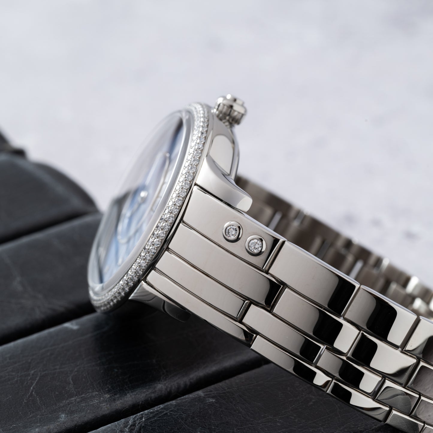 Jaquet Droz Petite Heure Minute 'MOP'