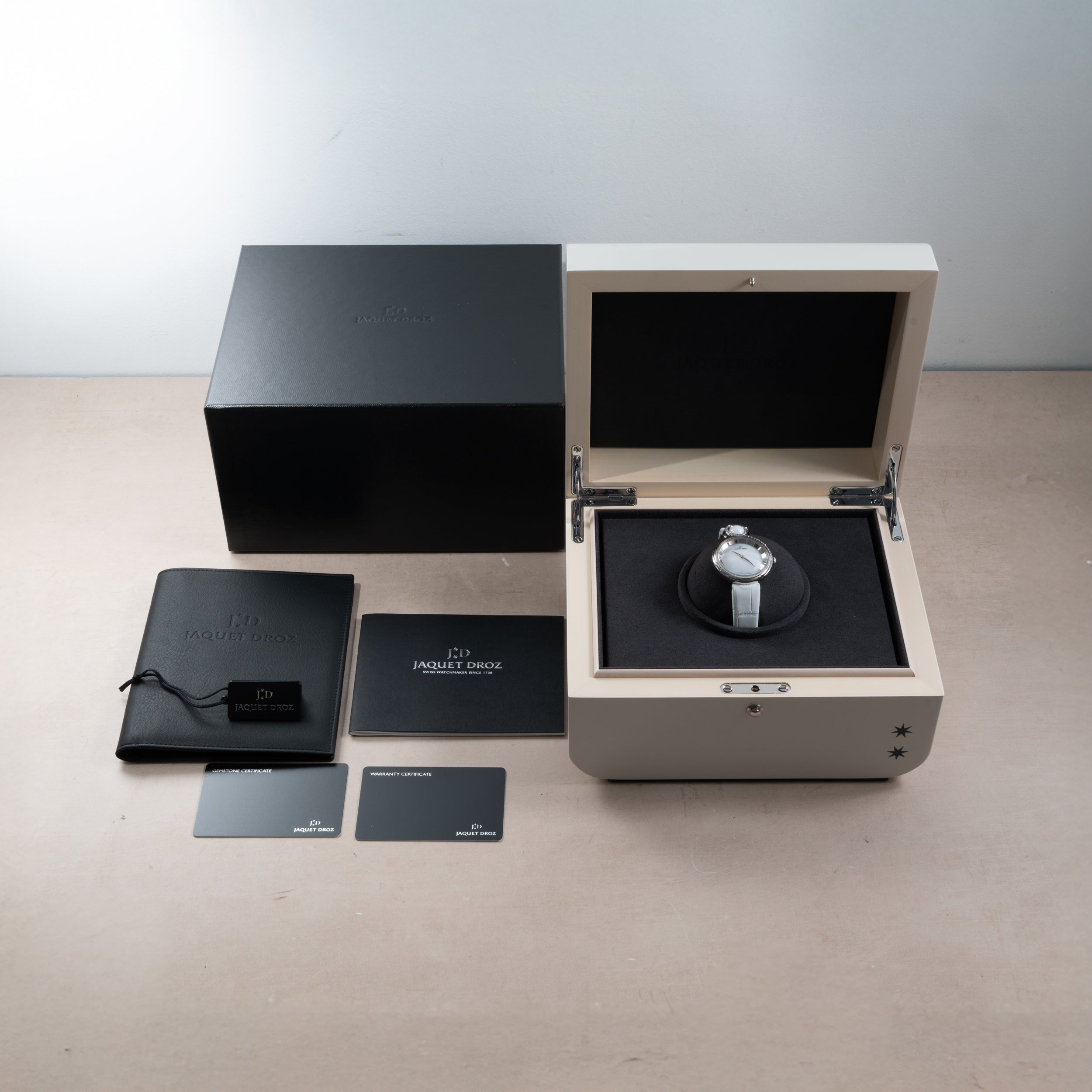 Jaquet Droz Lady 8 Diamonds – Analog:Shift