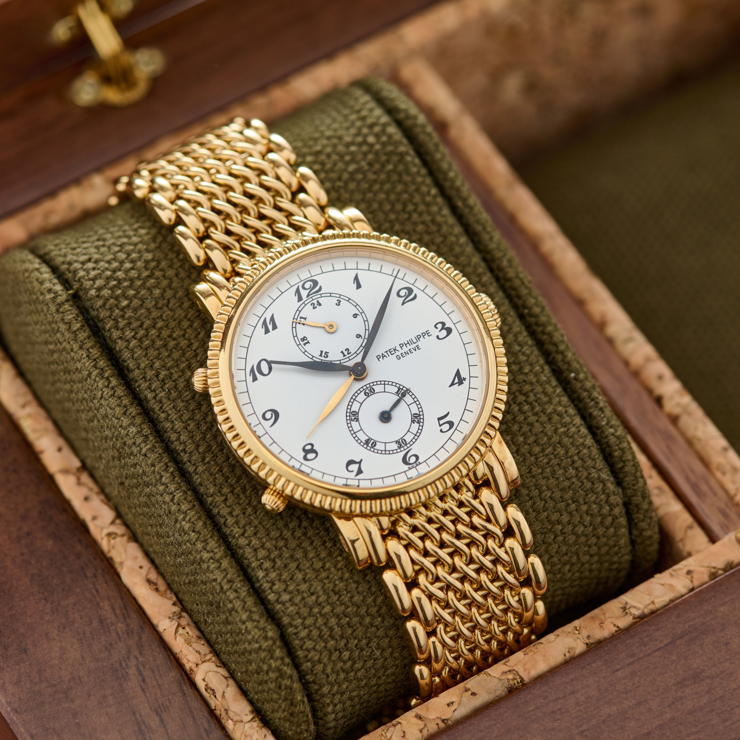 Patek Philippe Calatrava Travel Time – Analog:Shift