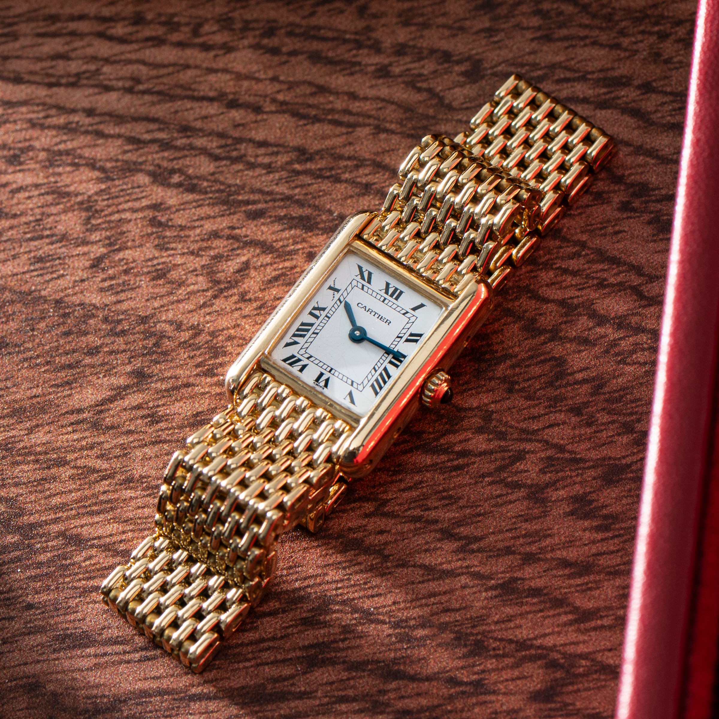 Cartier Tank Louis – Analog:Shift